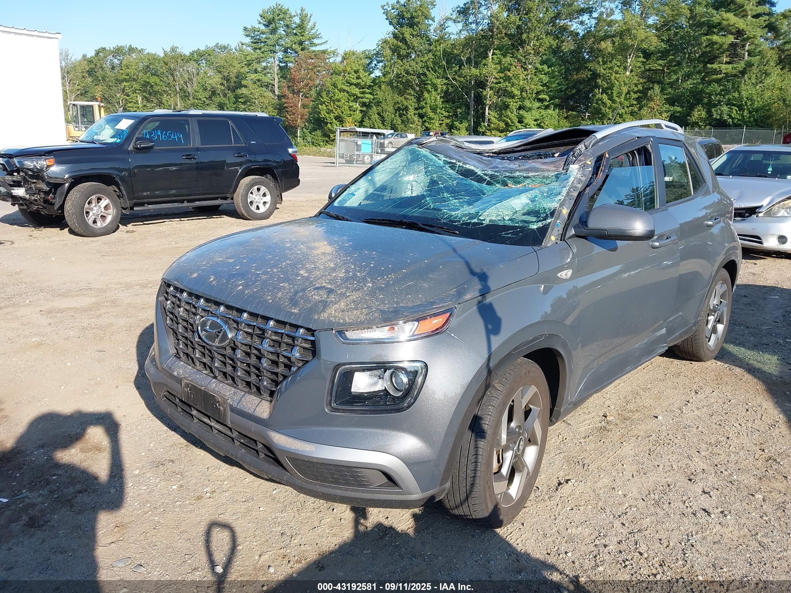 HYUNDAI VENUE image 2