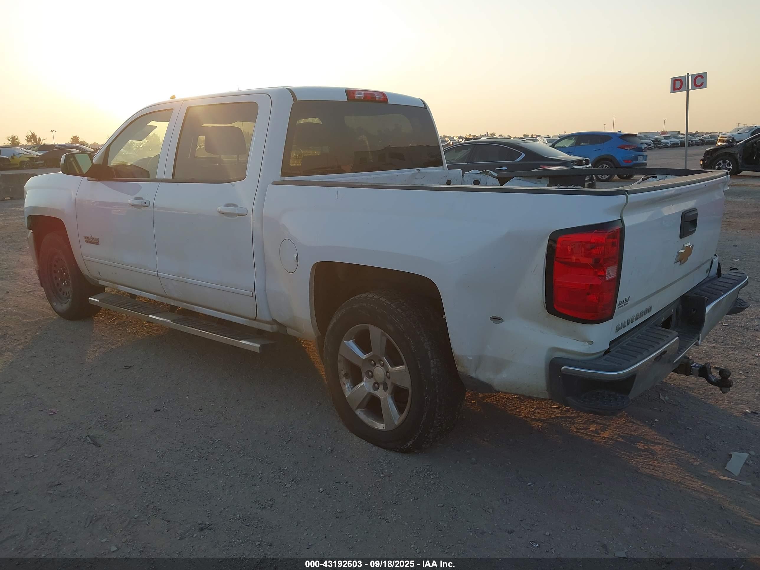 CHEVROLET SILVERADO image 3