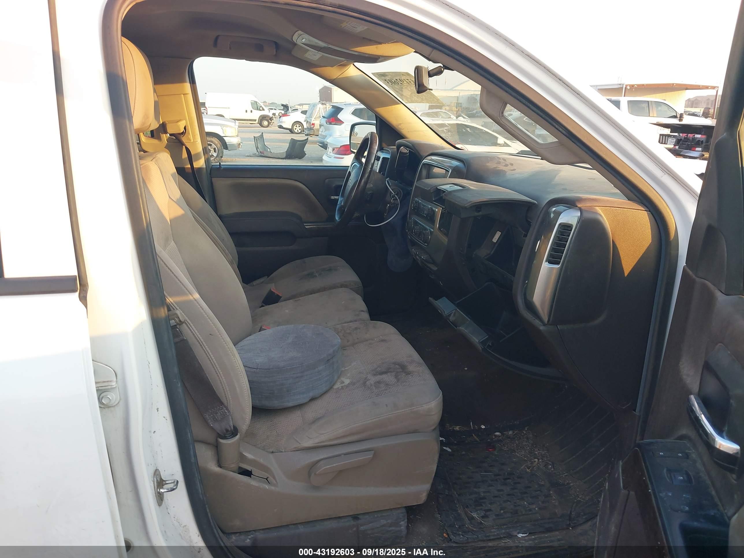 CHEVROLET SILVERADO image 5