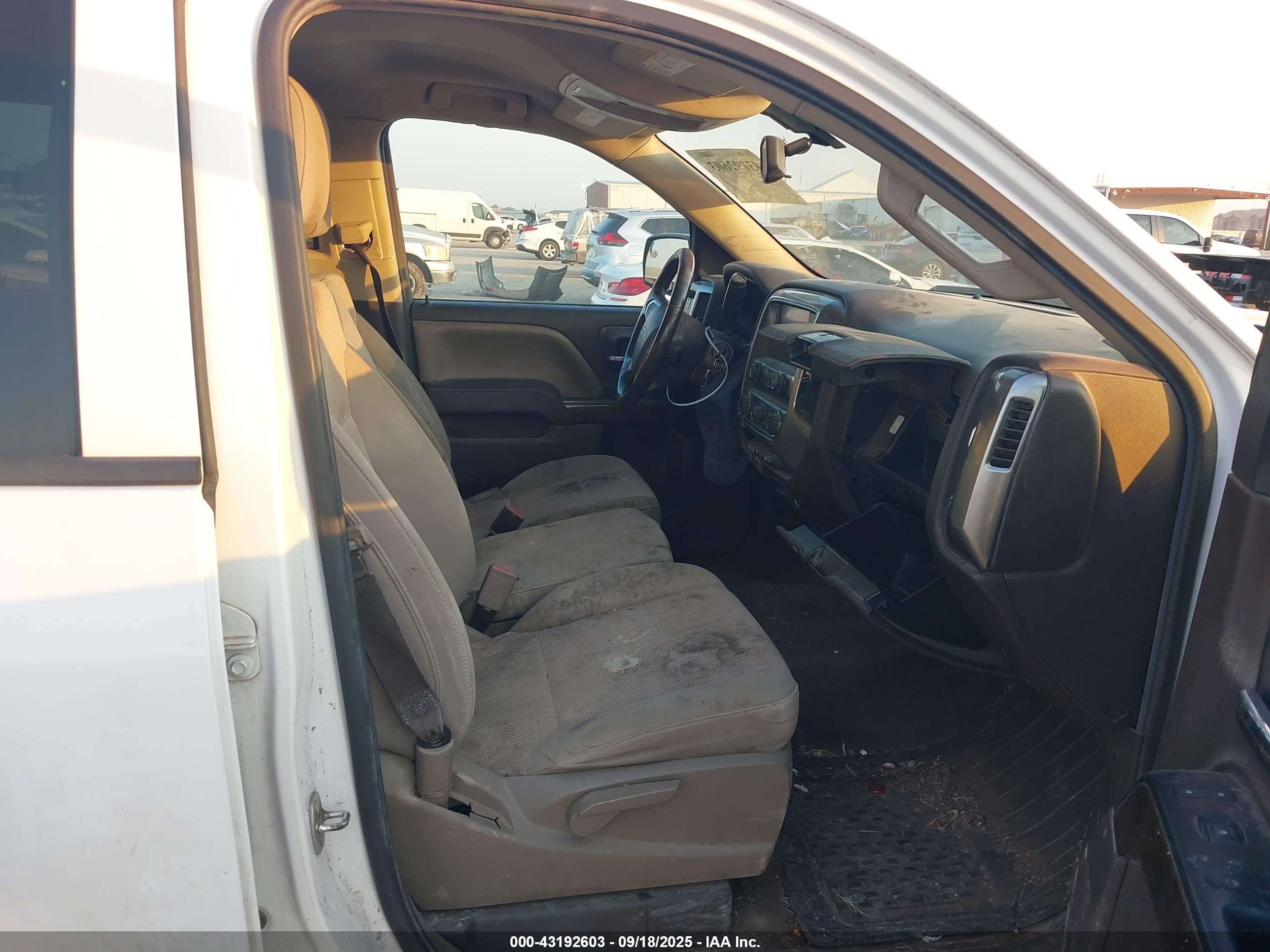 CHEVROLET SILVERADO image 8