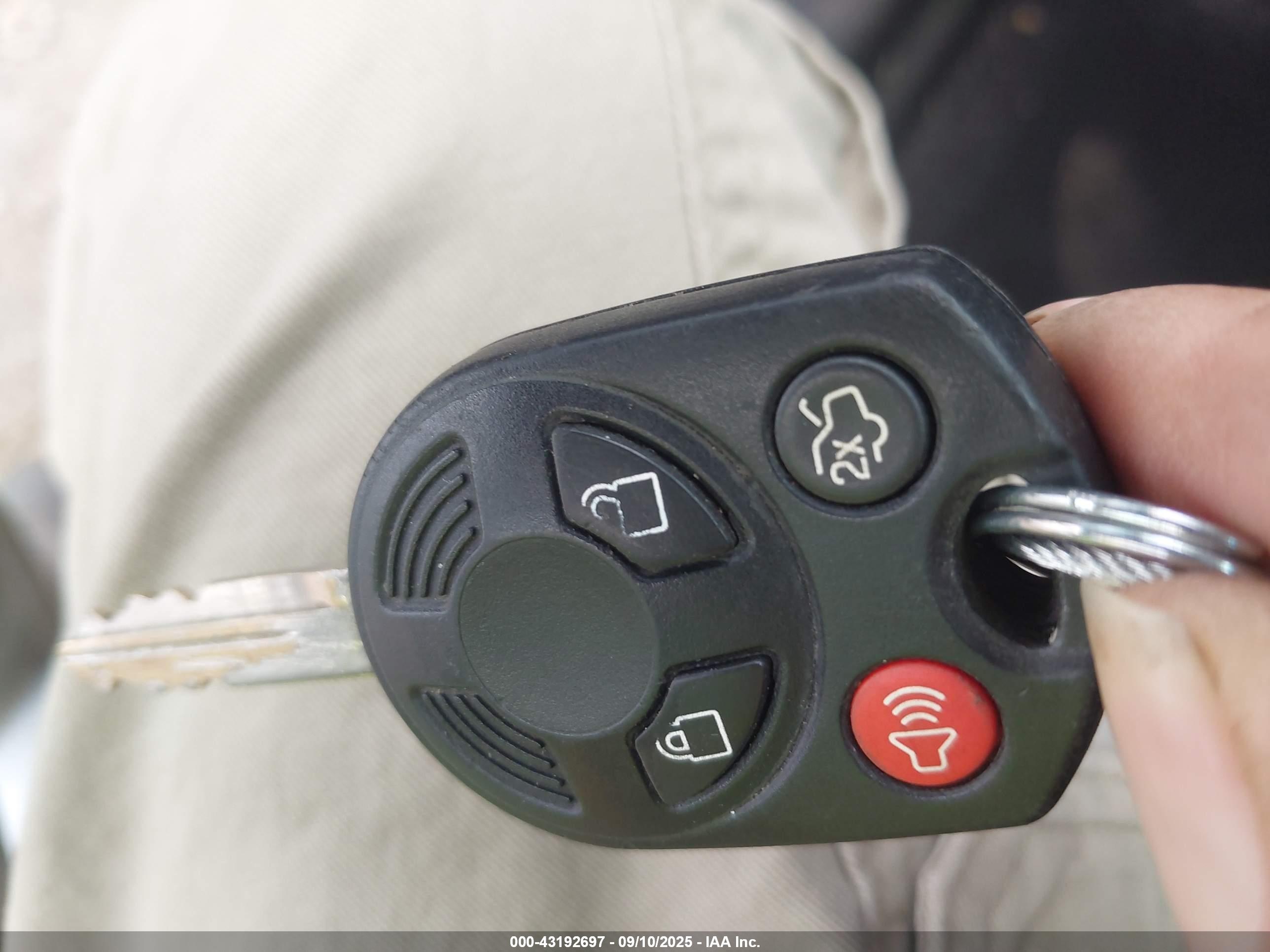 FORD FUSION image 11