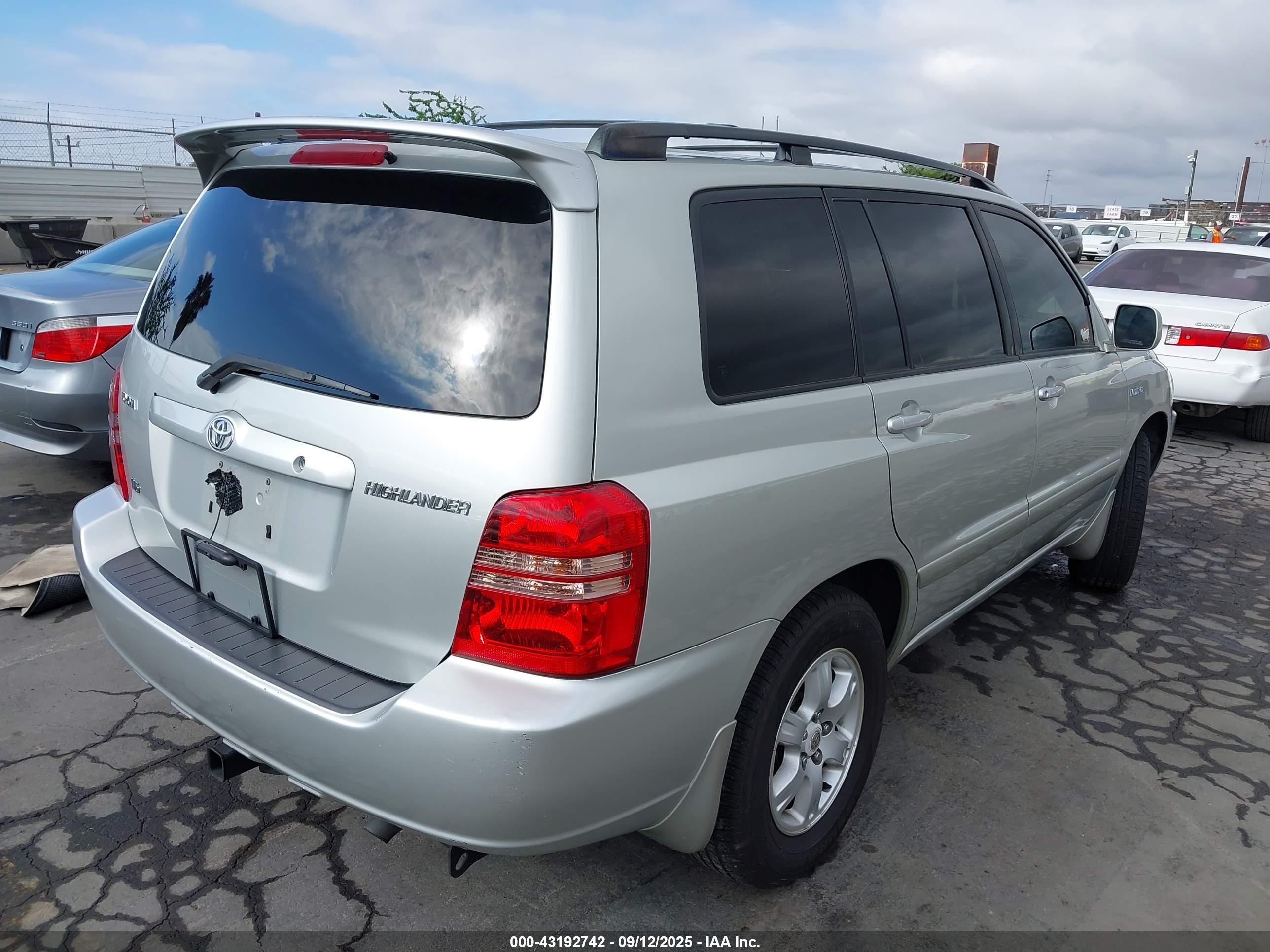 TOYOTA HIGHLANDER image 4