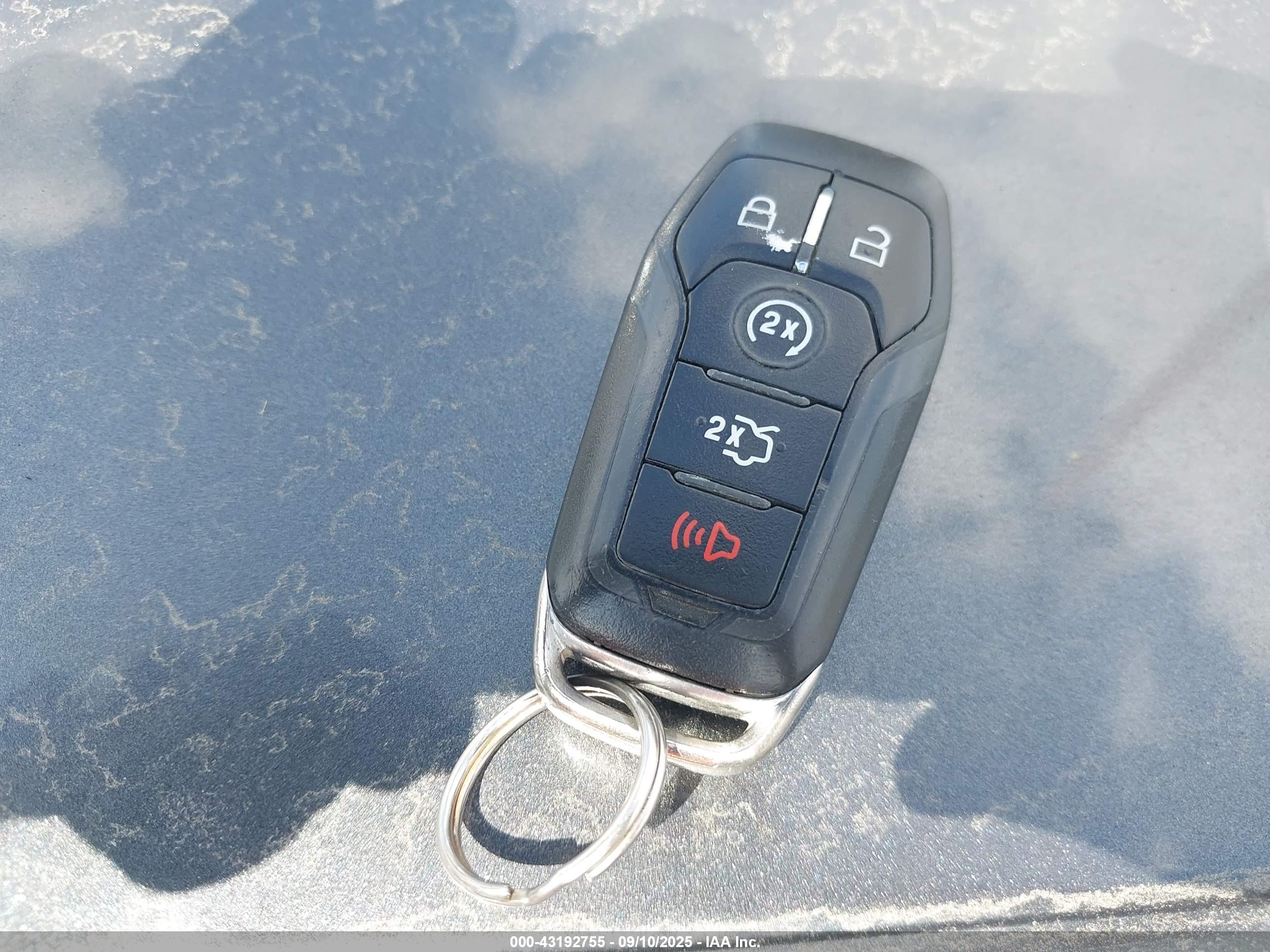 FORD FUSION image 11