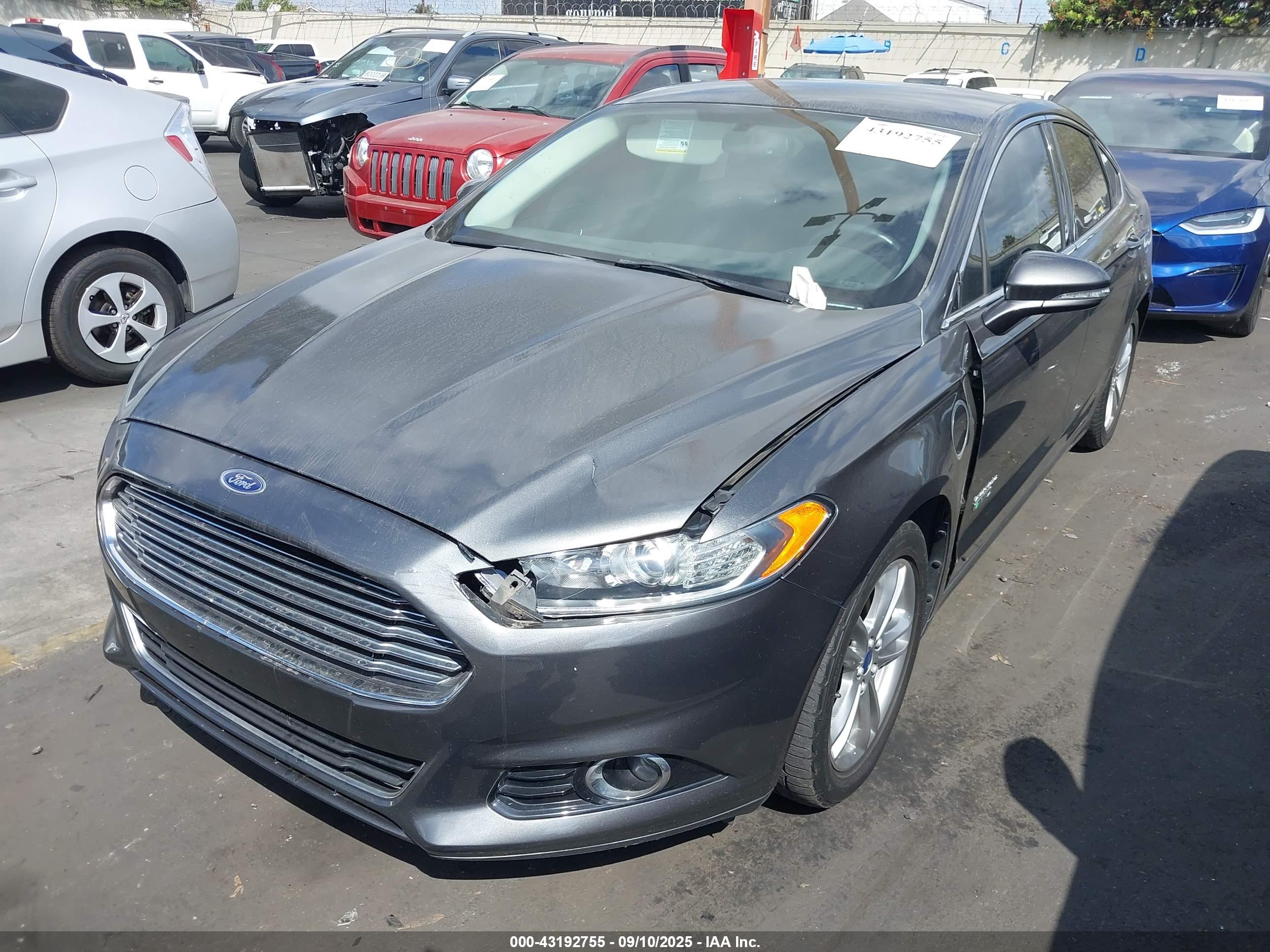 FORD FUSION image 2