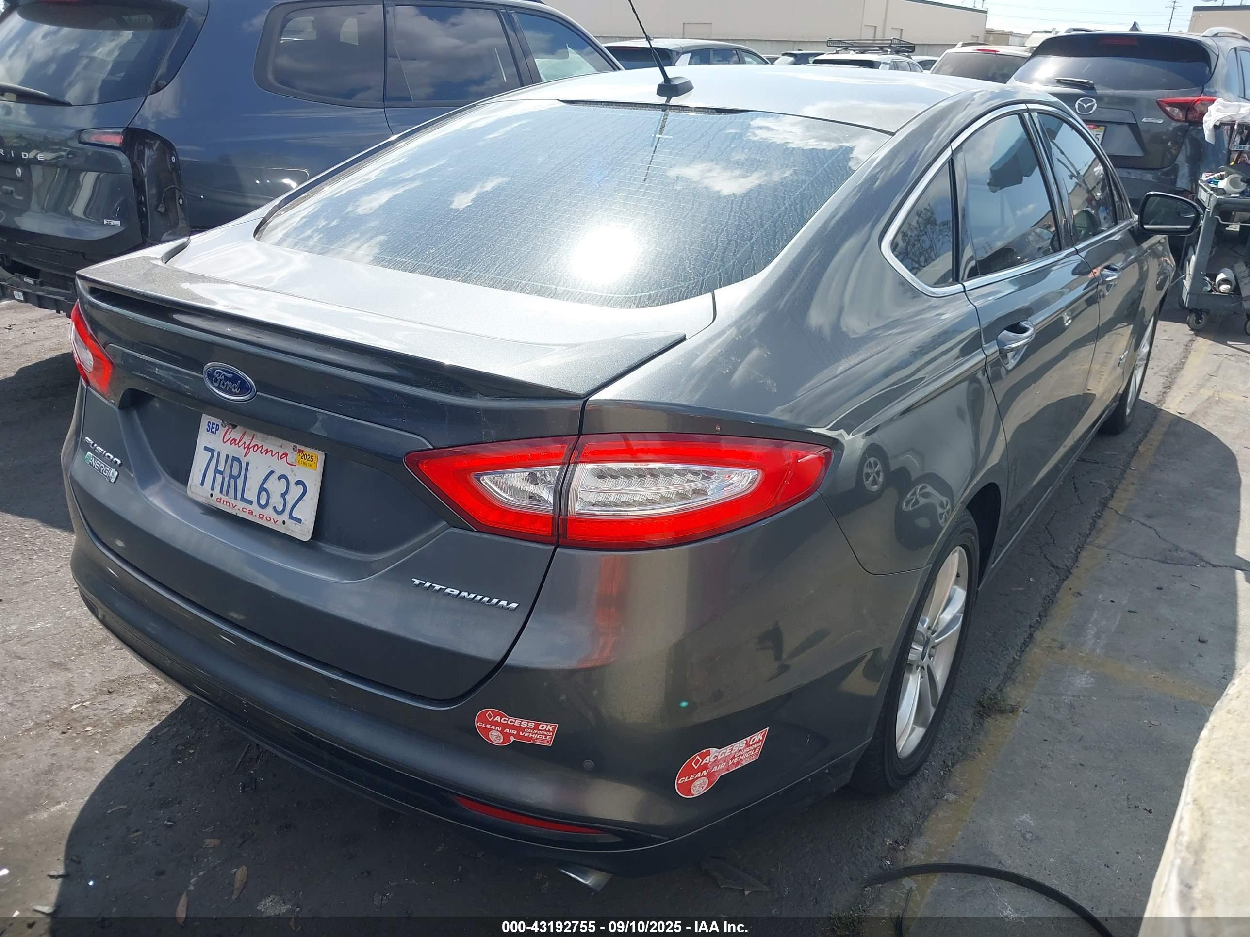 FORD FUSION image 4