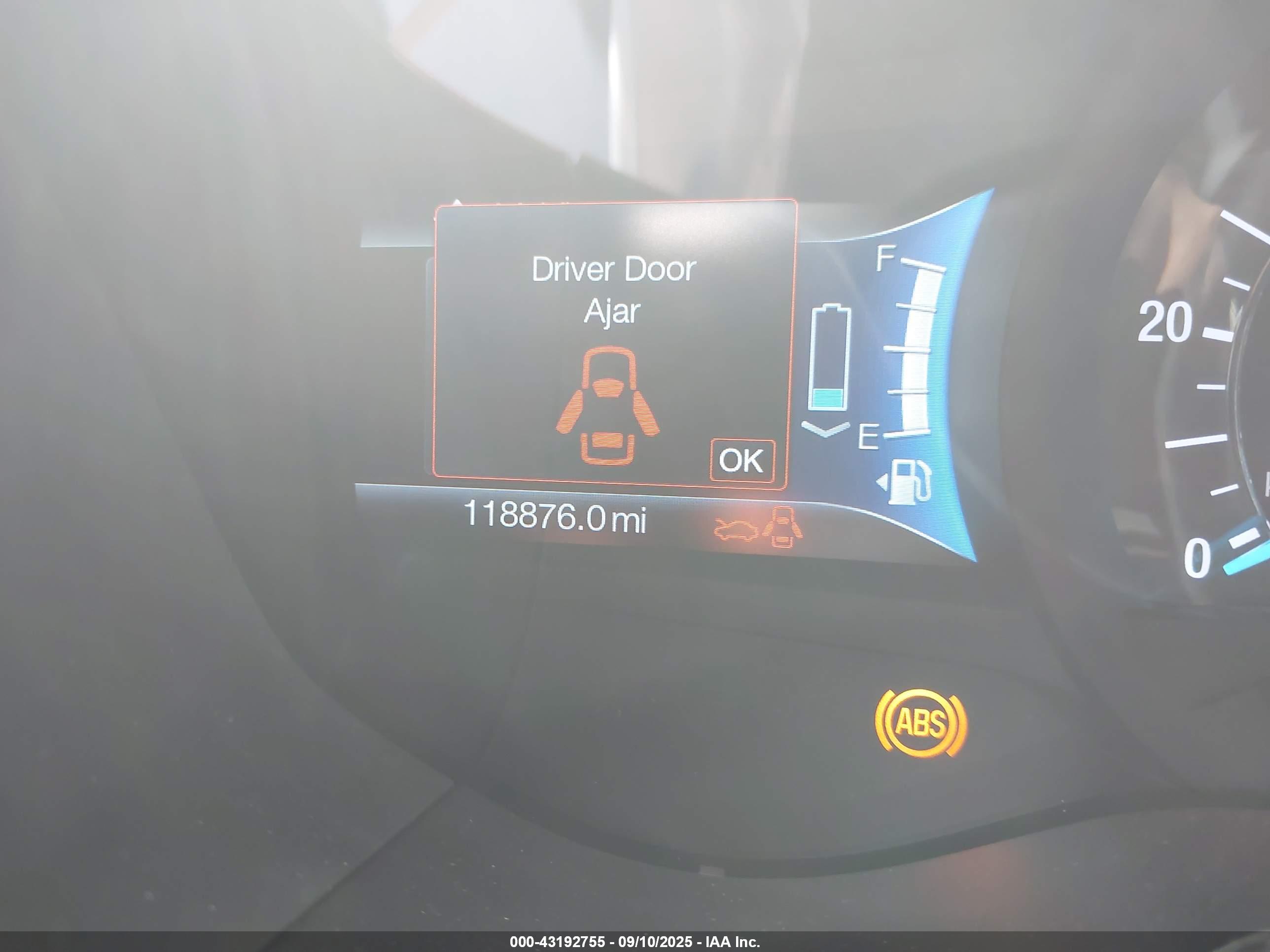 FORD FUSION image 7