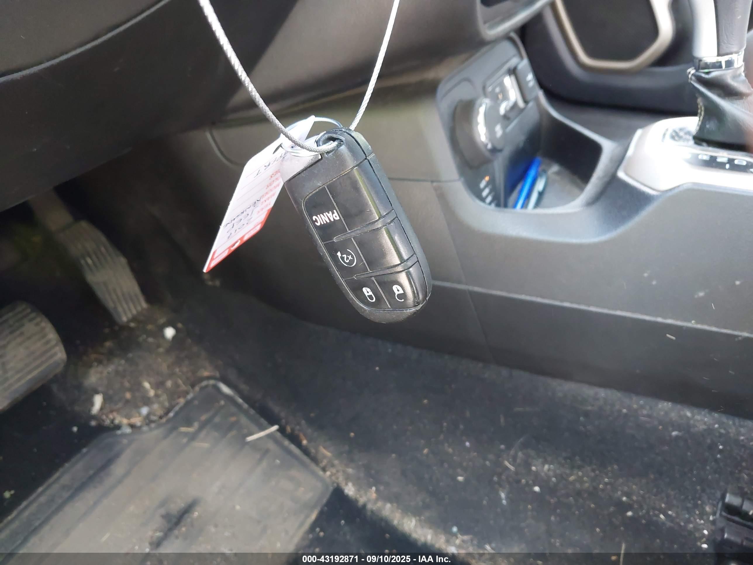 JEEP RENEGADE image 11