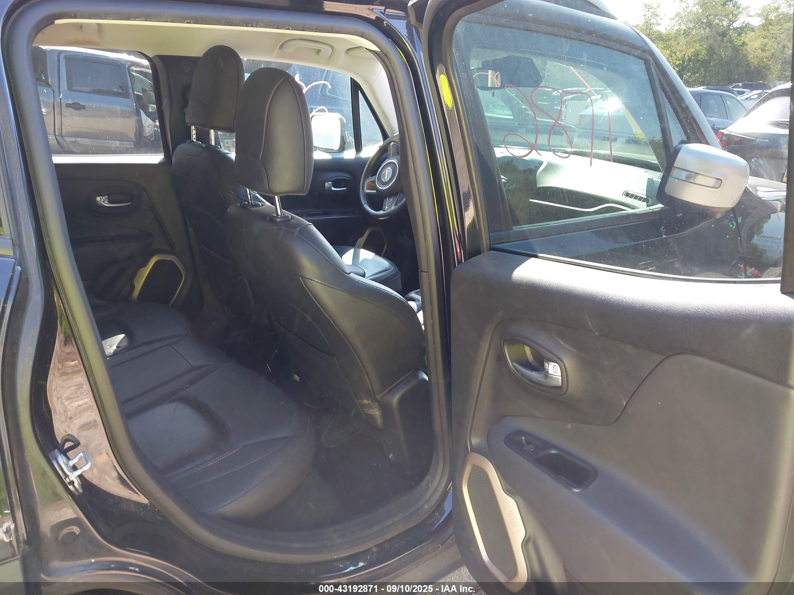 JEEP RENEGADE image 8