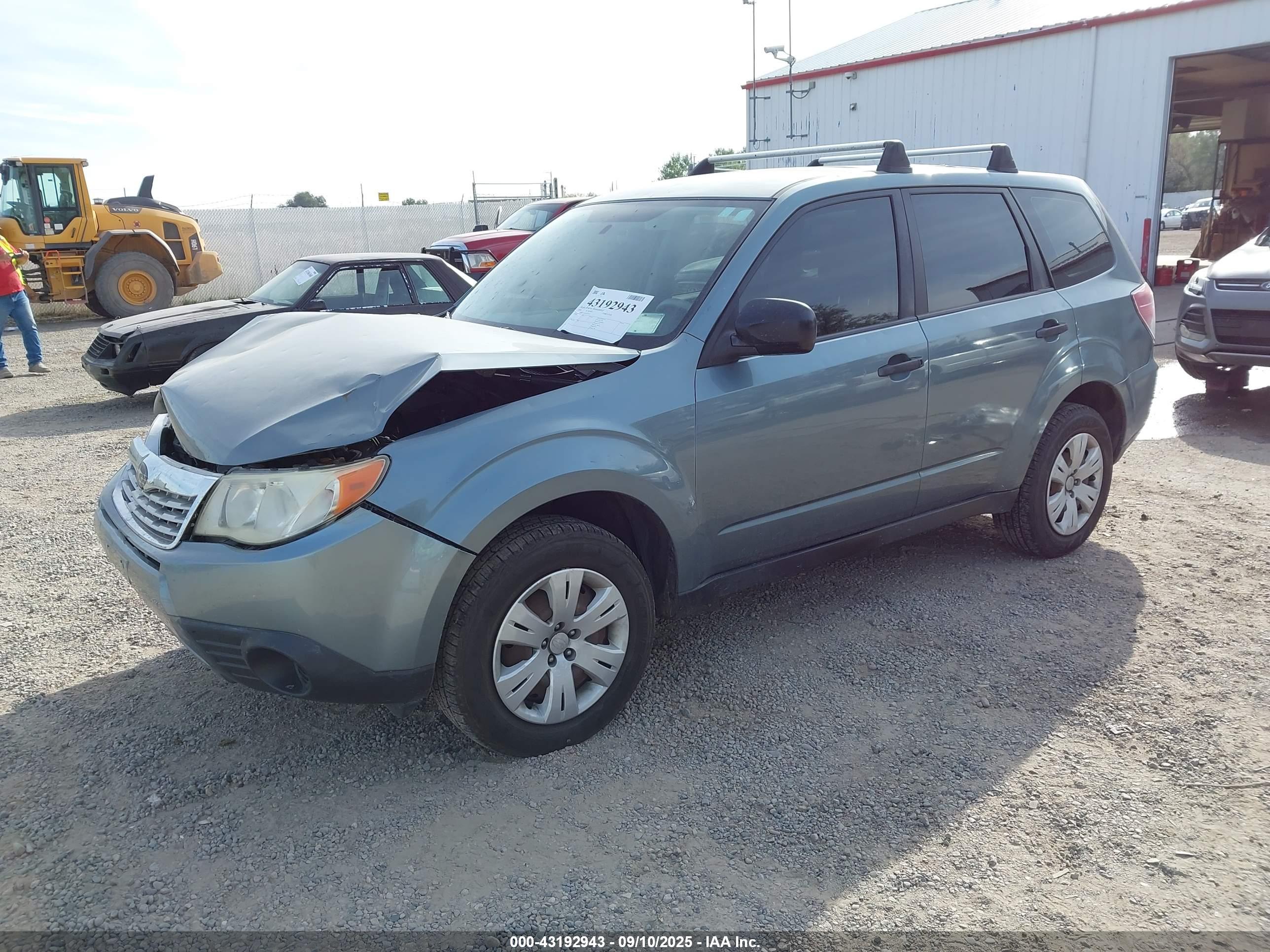 SUBARU FORESTER image 2
