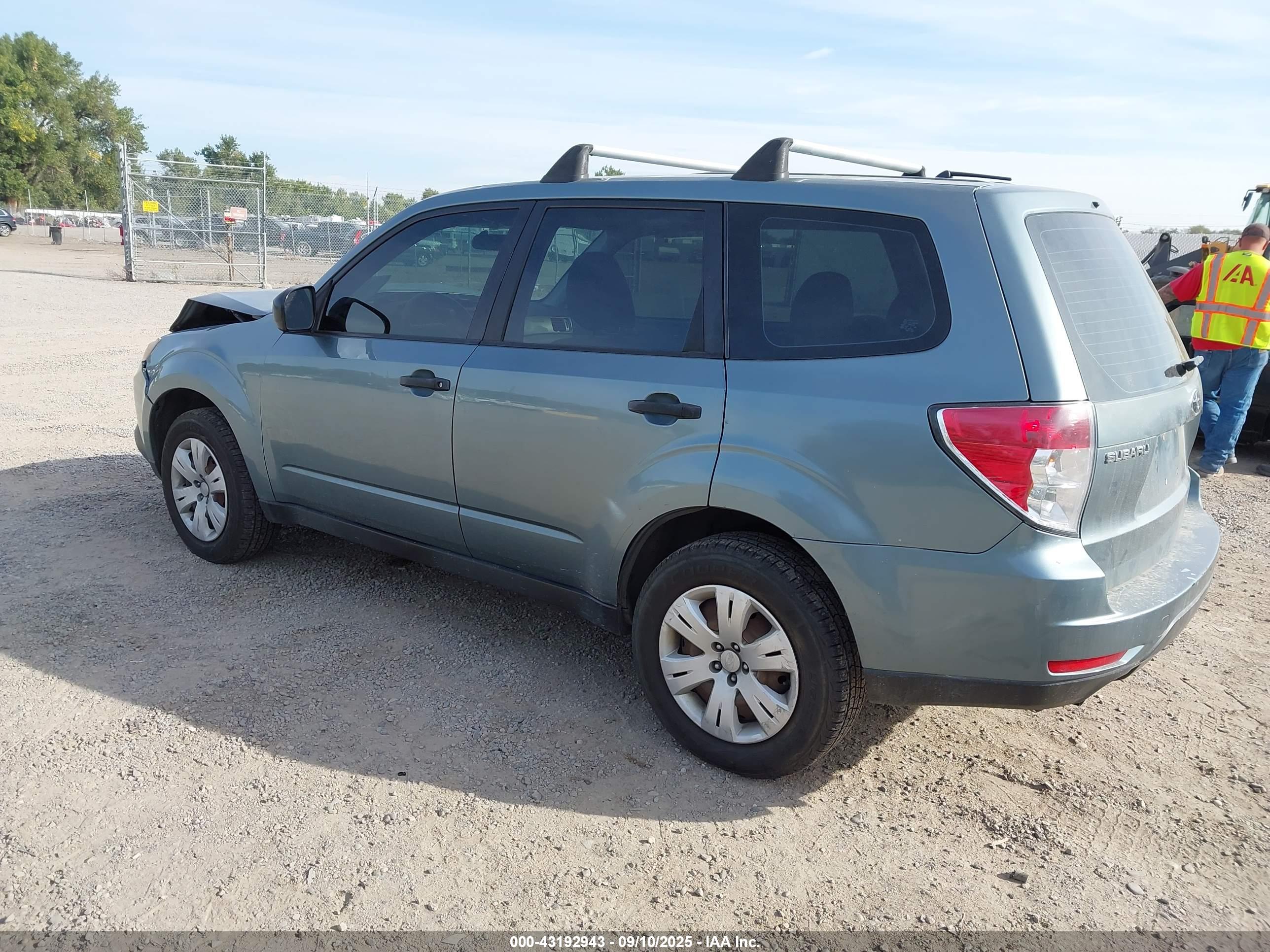 SUBARU FORESTER image 3