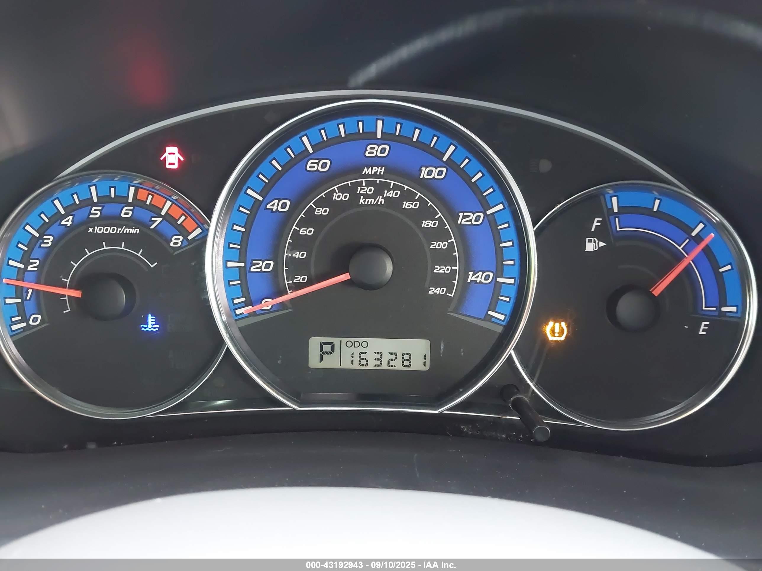 SUBARU FORESTER image 7