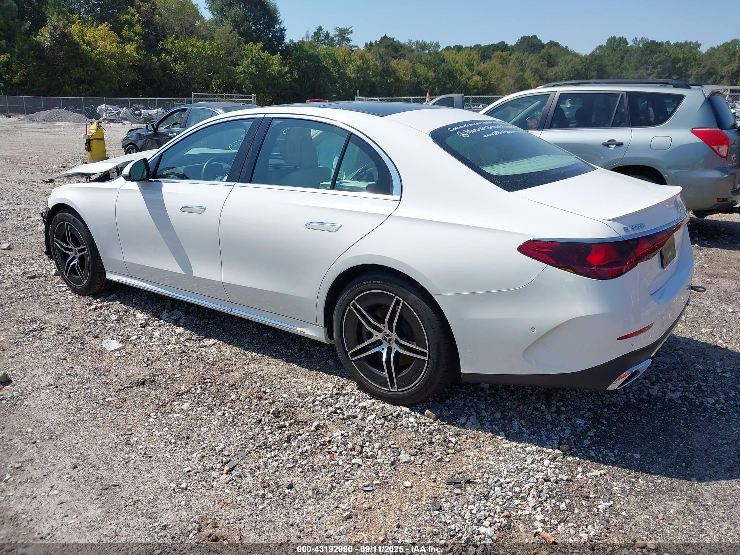 MERCEDES-BENZ E image 3