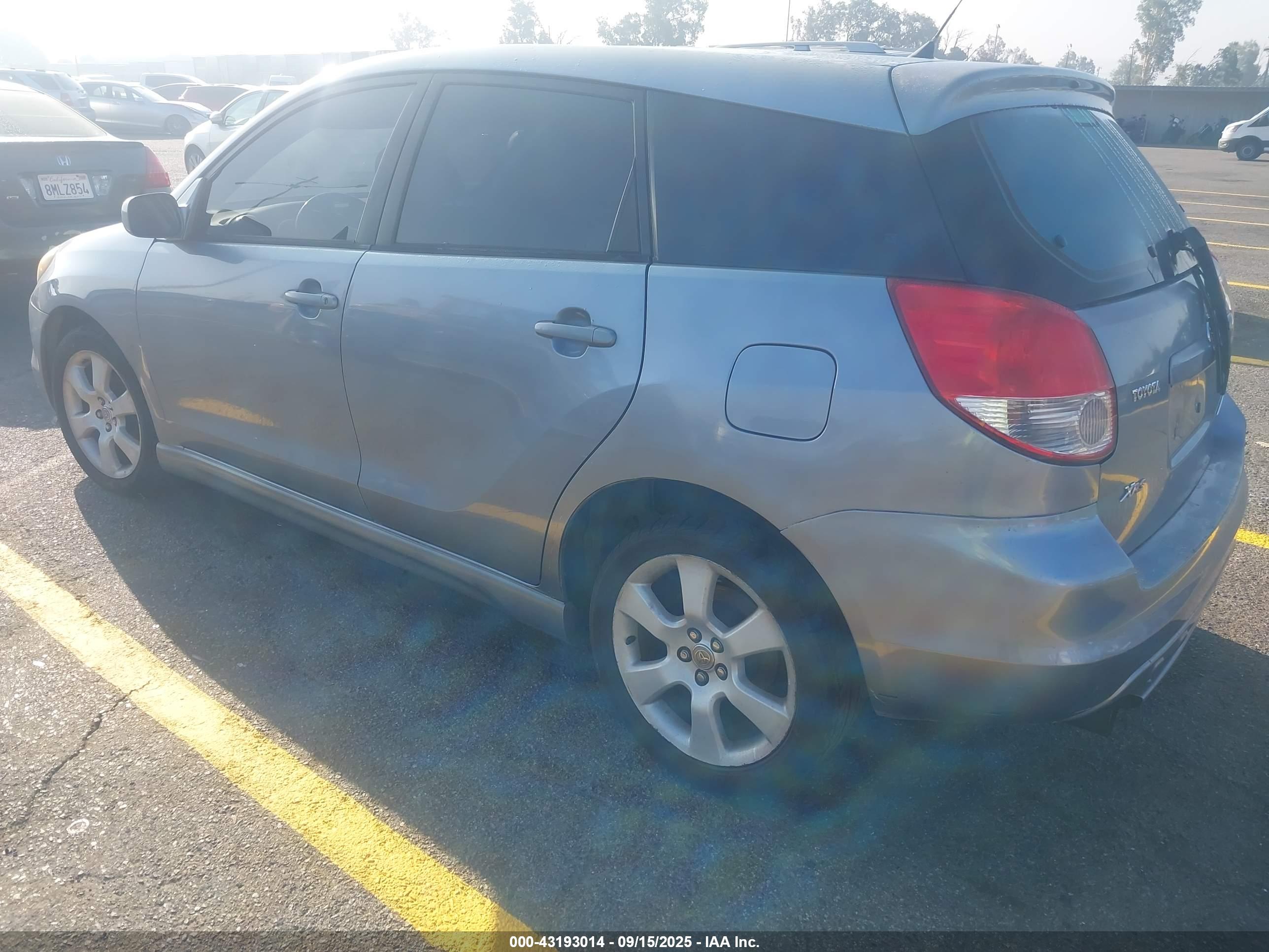 TOYOTA MATRIX image 3