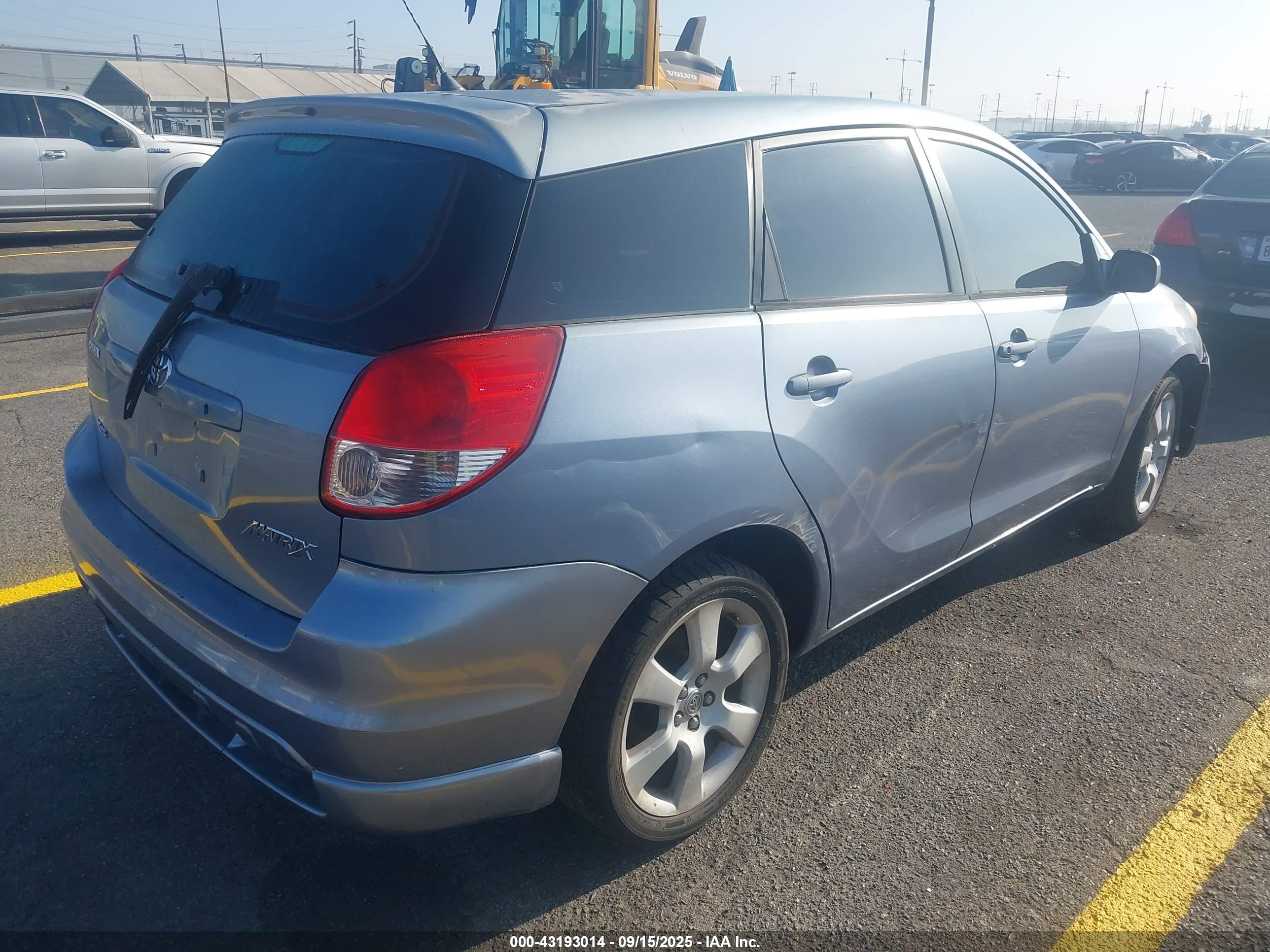 TOYOTA MATRIX image 4