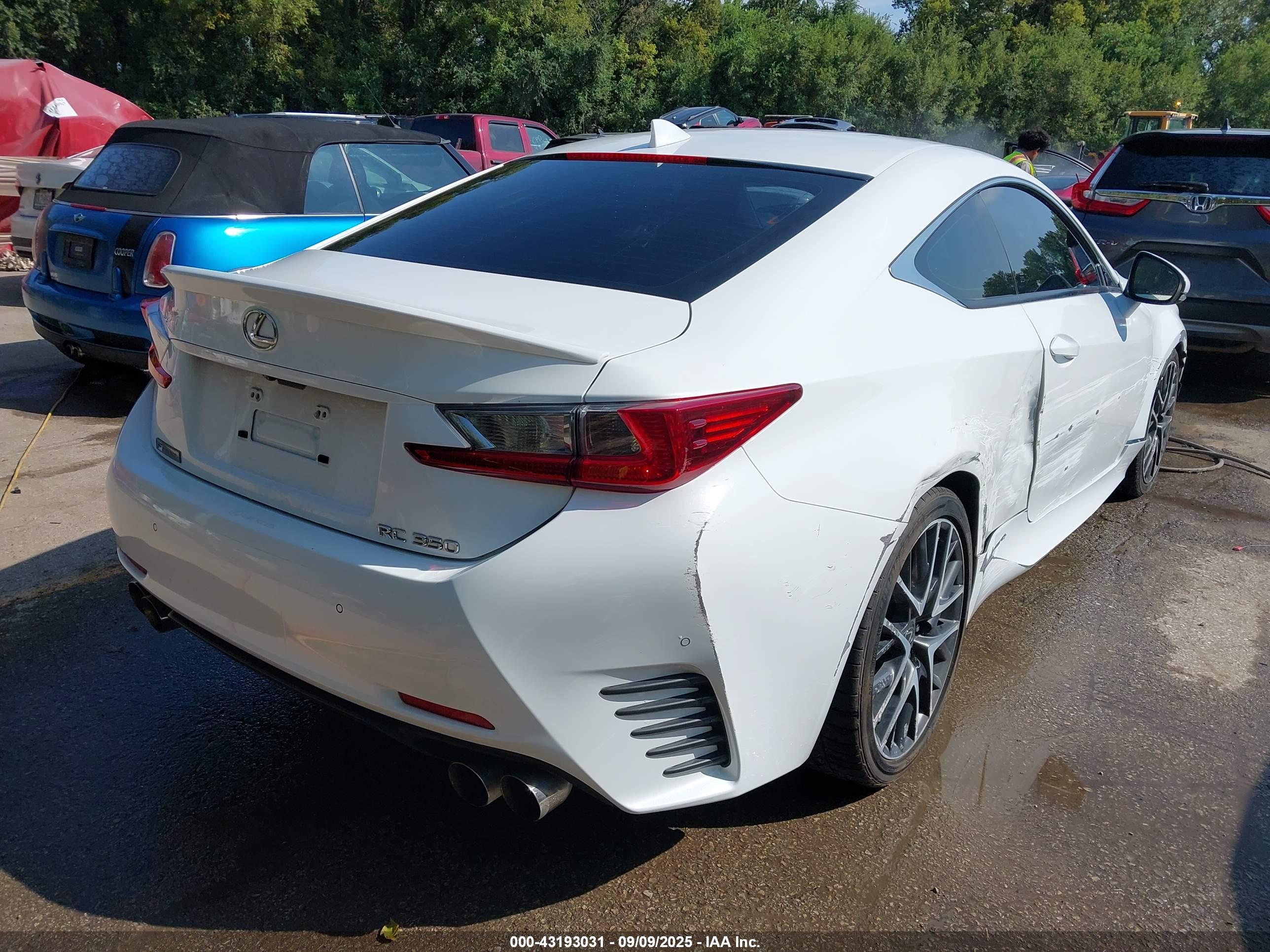 LEXUS RC image 4