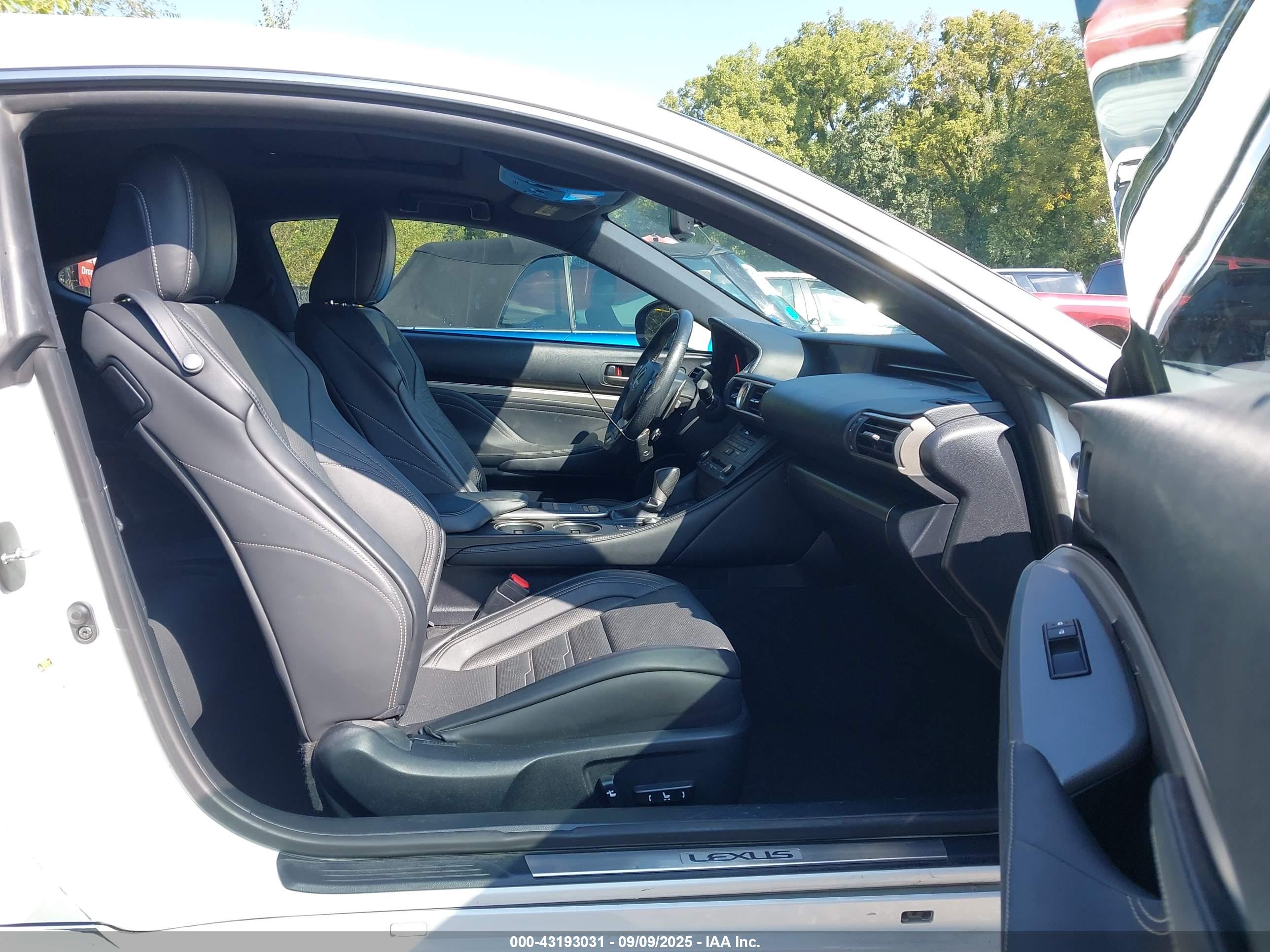 LEXUS RC image 5
