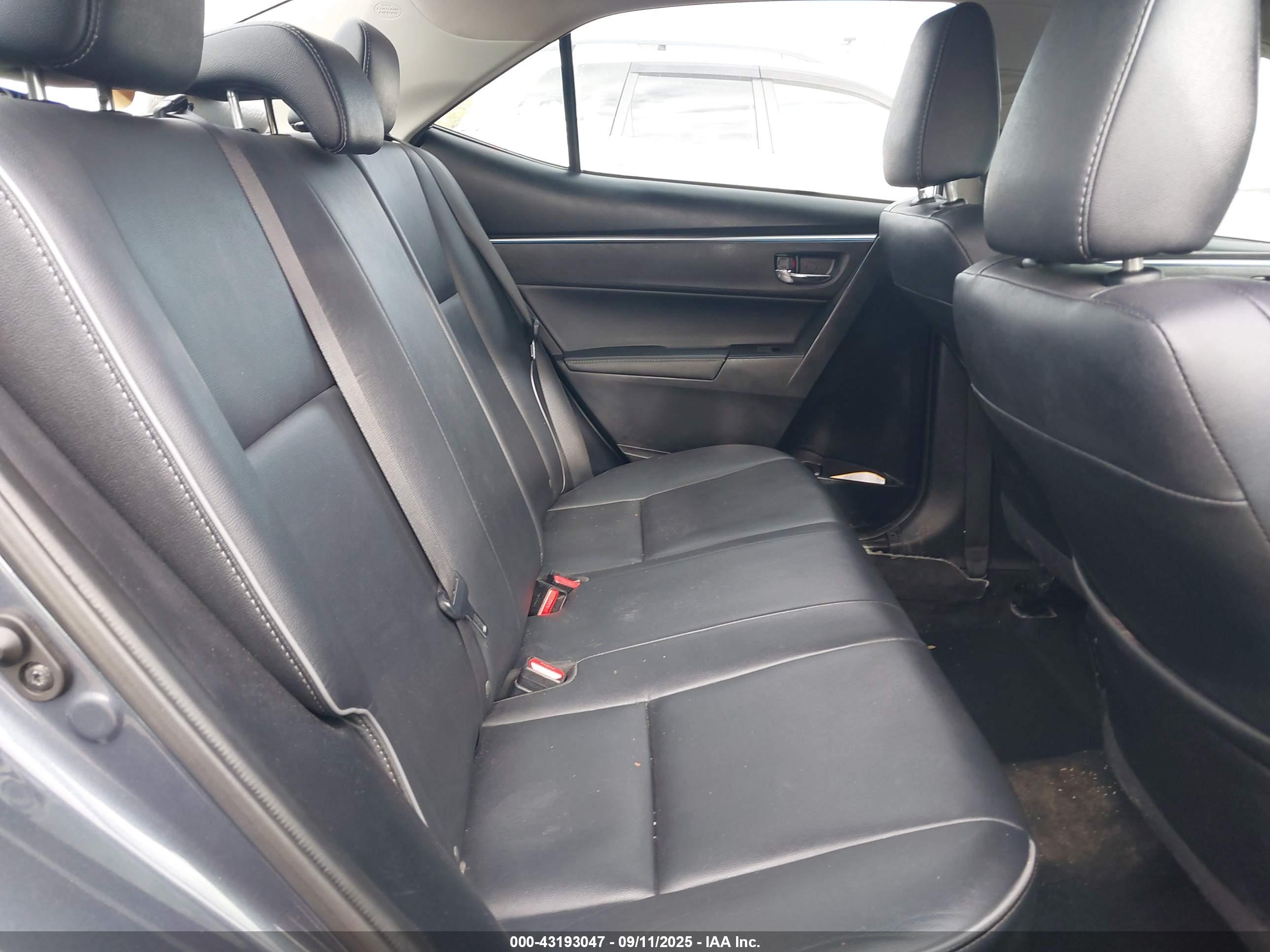 TOYOTA COROLLA image 8