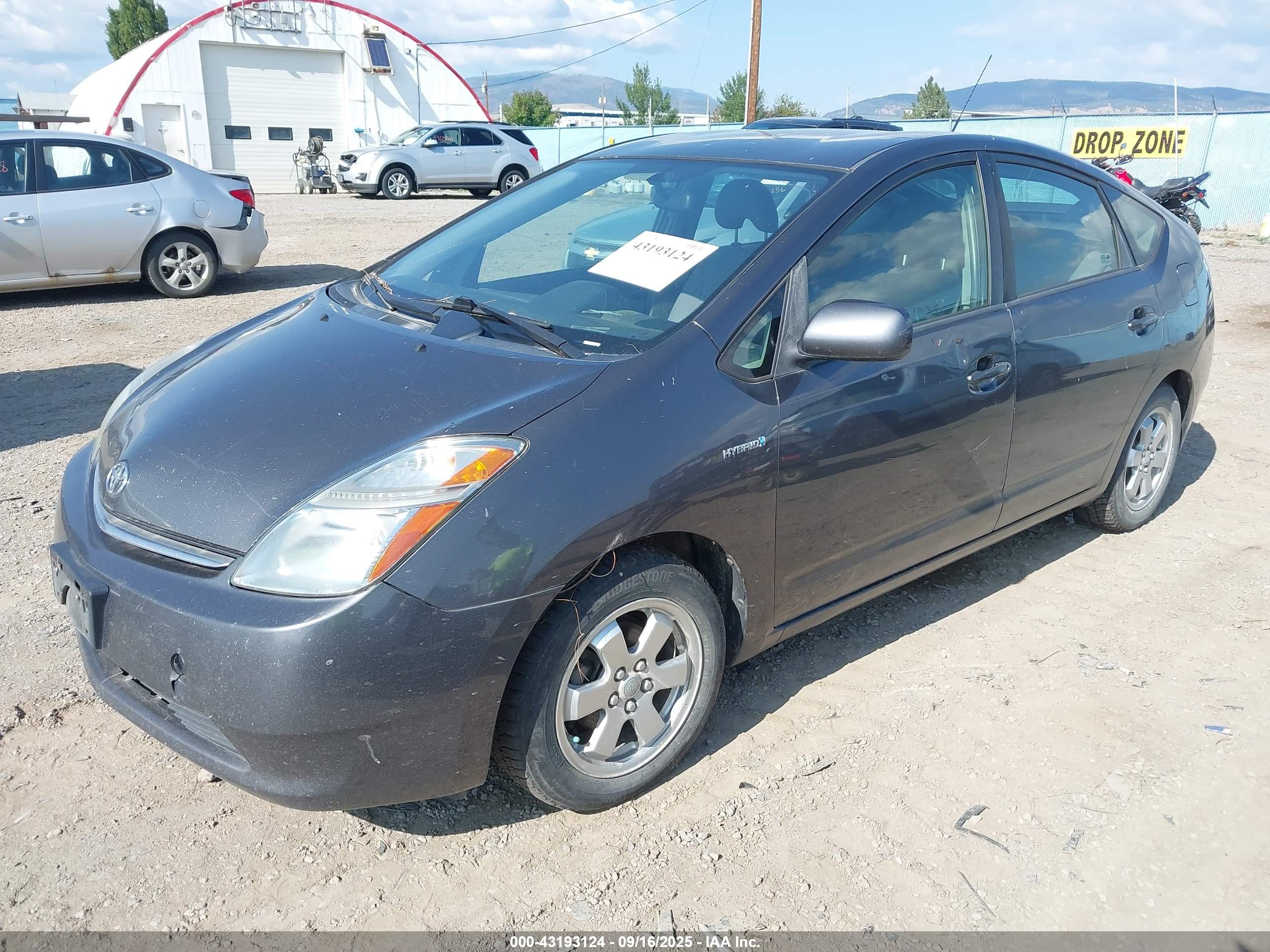 TOYOTA PRIUS image 2