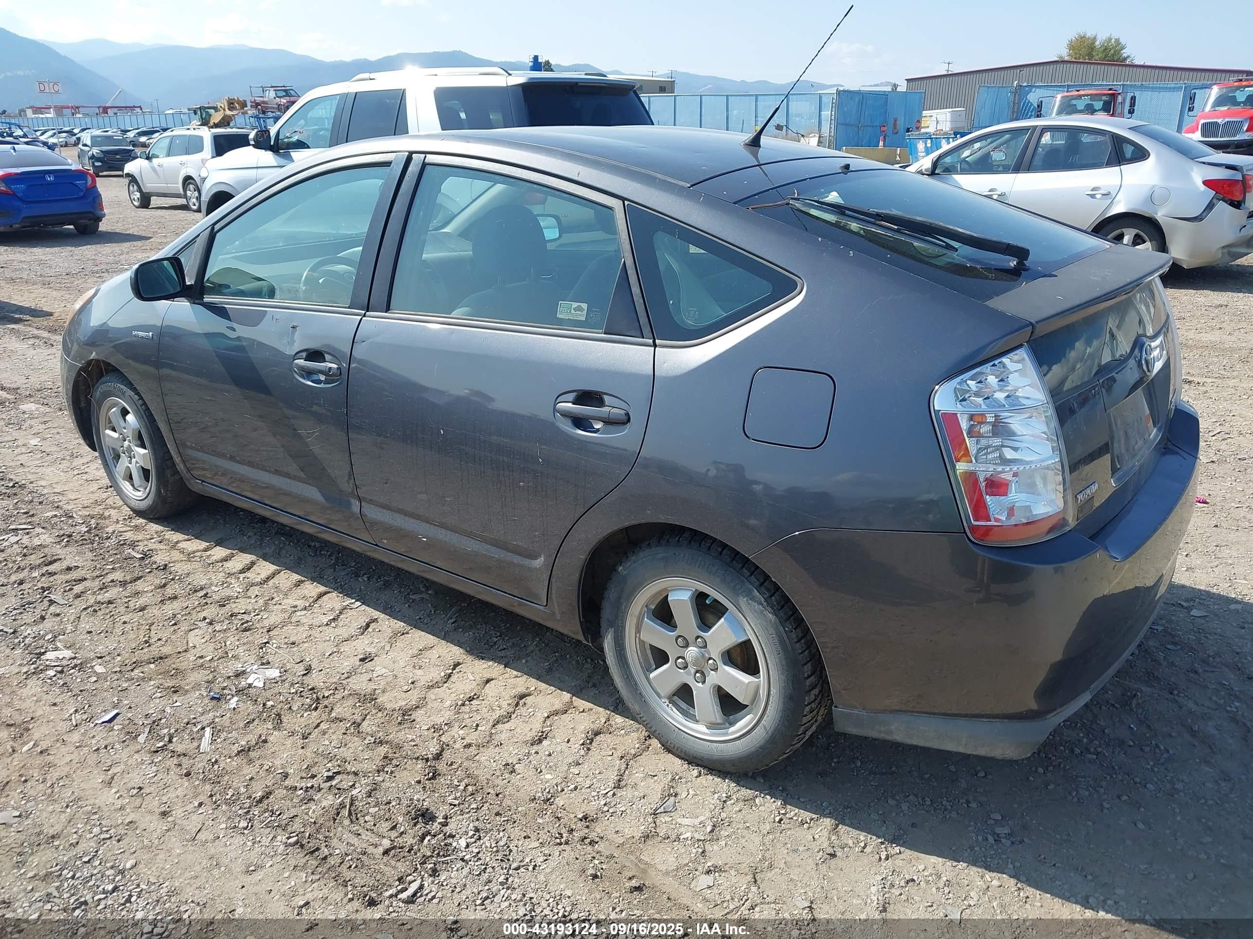 TOYOTA PRIUS image 3