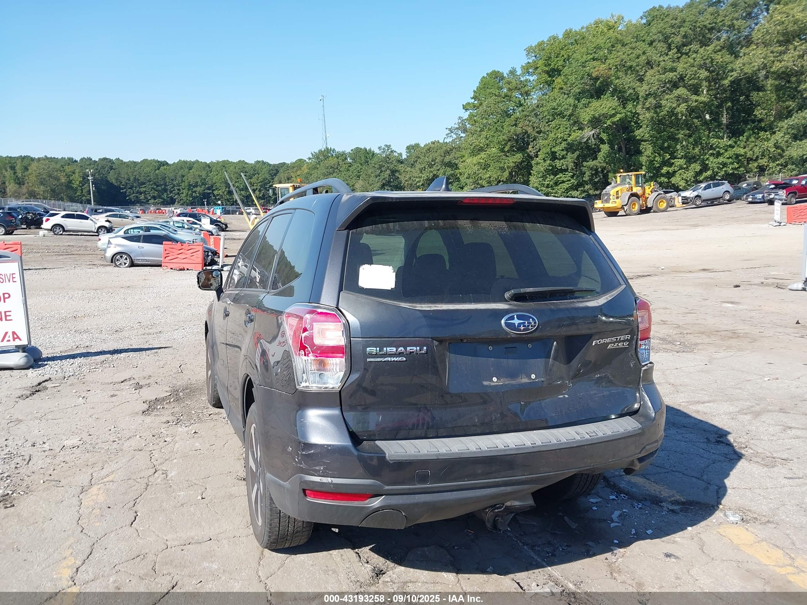 SUBARU FORESTER image 3