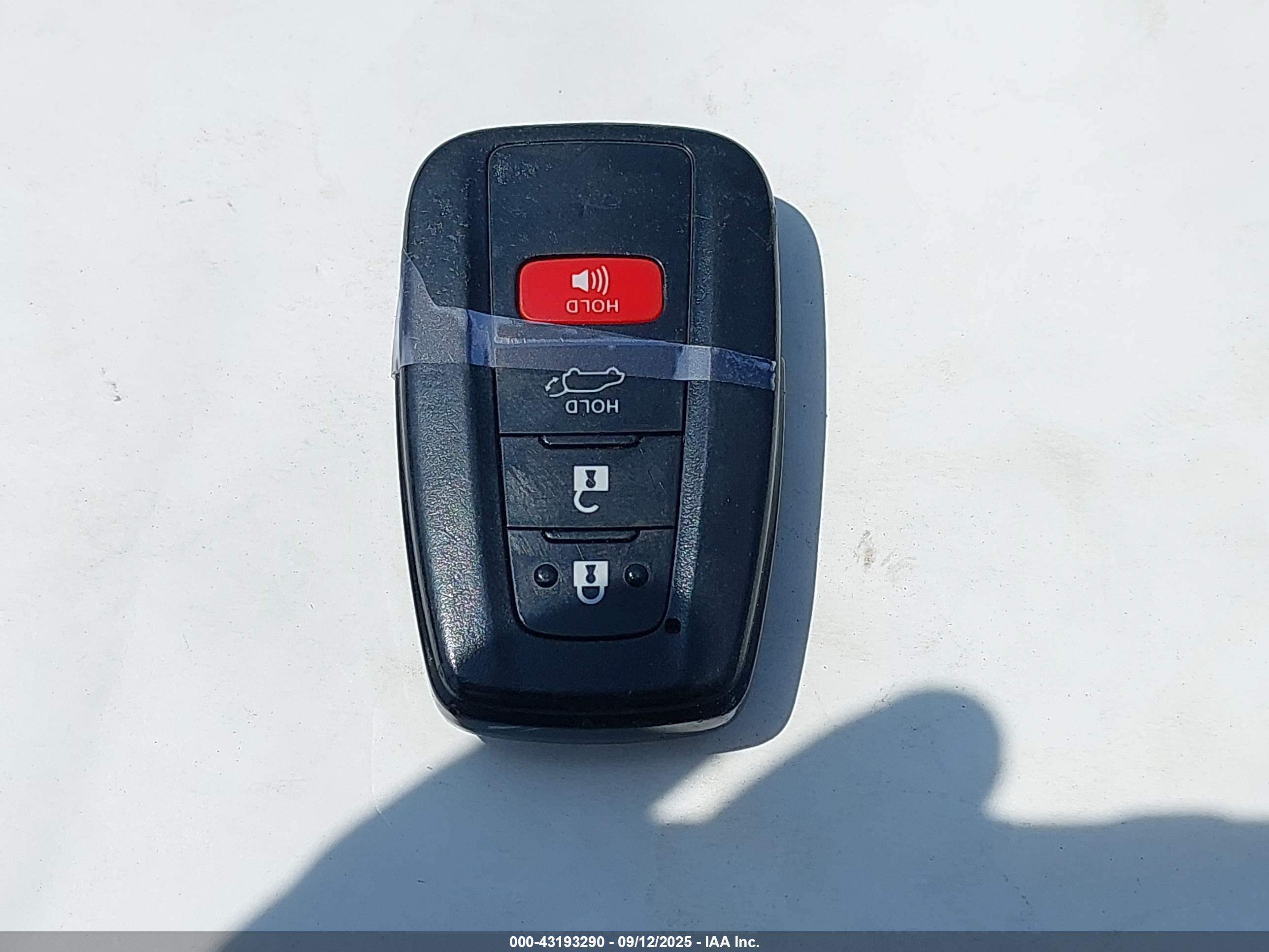 TOYOTA RAV4 image 11