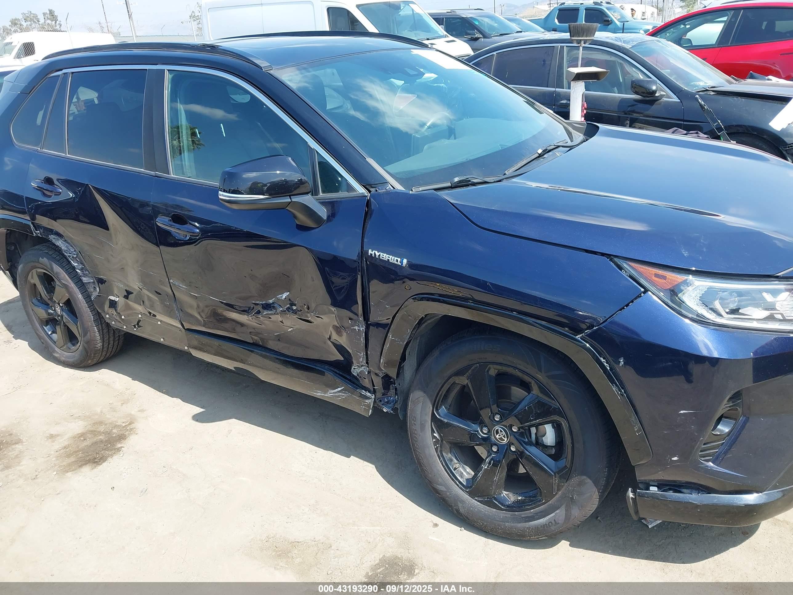 TOYOTA RAV4 image 6