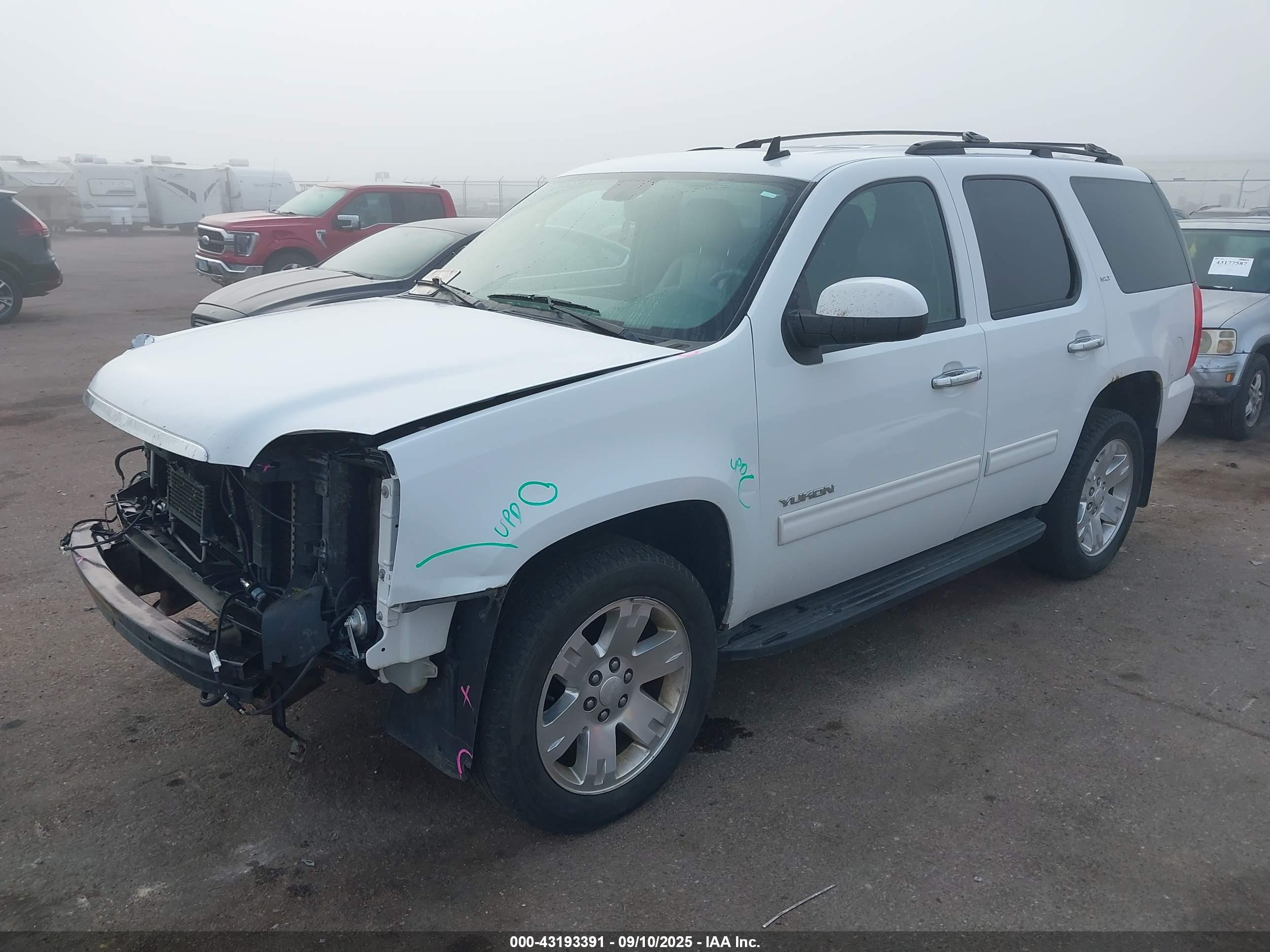 GMC YUKON image 2