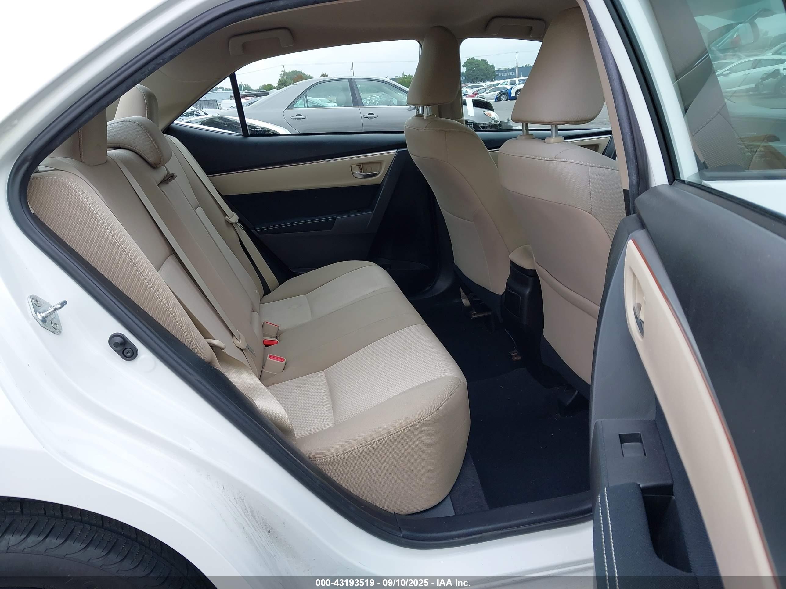 TOYOTA COROLLA image 8