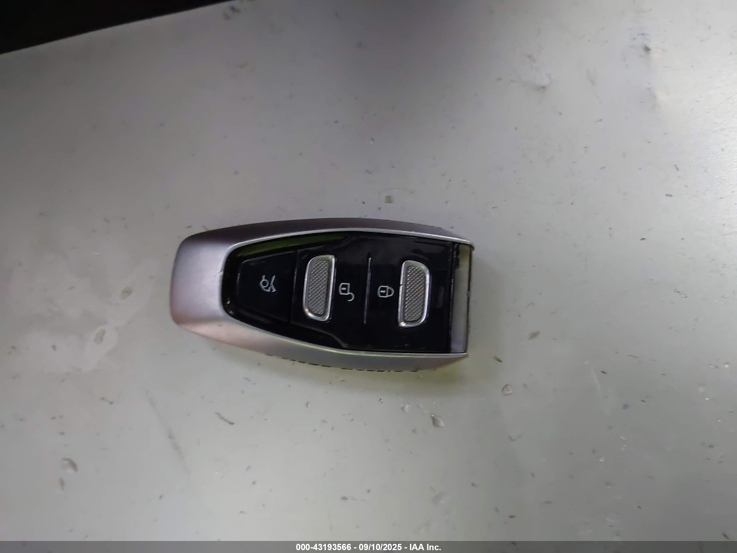 ASTON MARTIN image 11