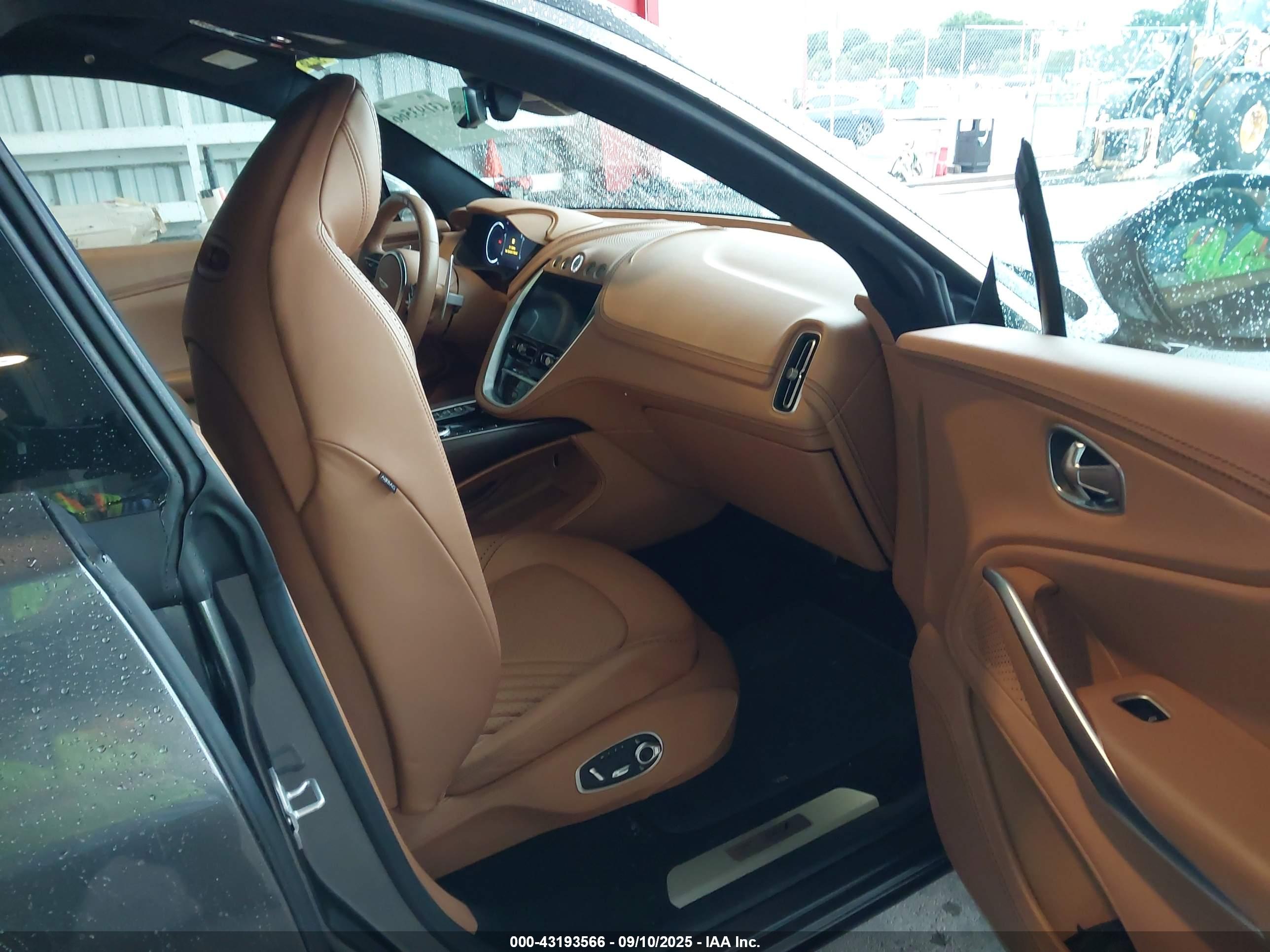 ASTON MARTIN image 5