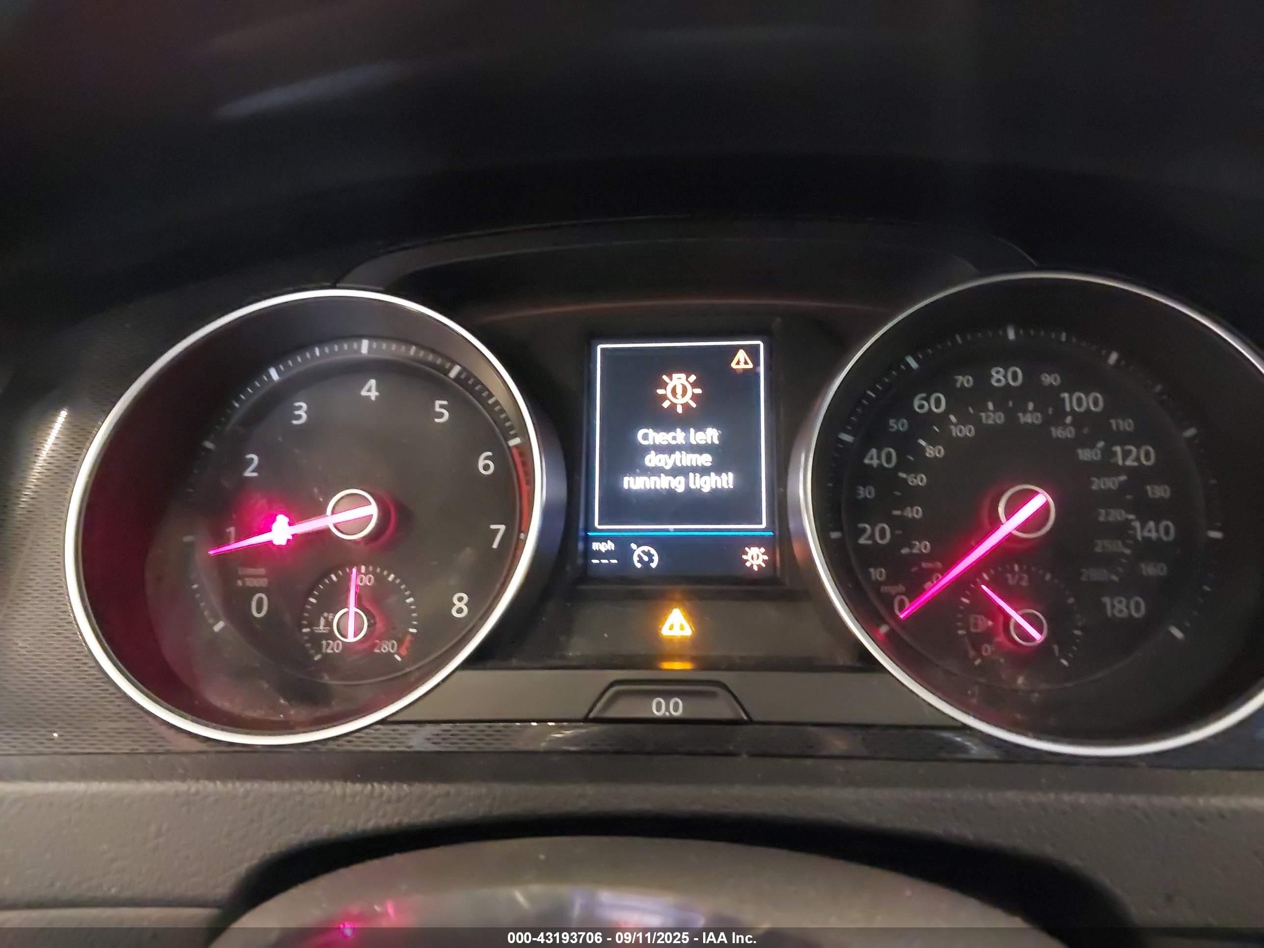 VOLKSWAGEN GOLF image 7