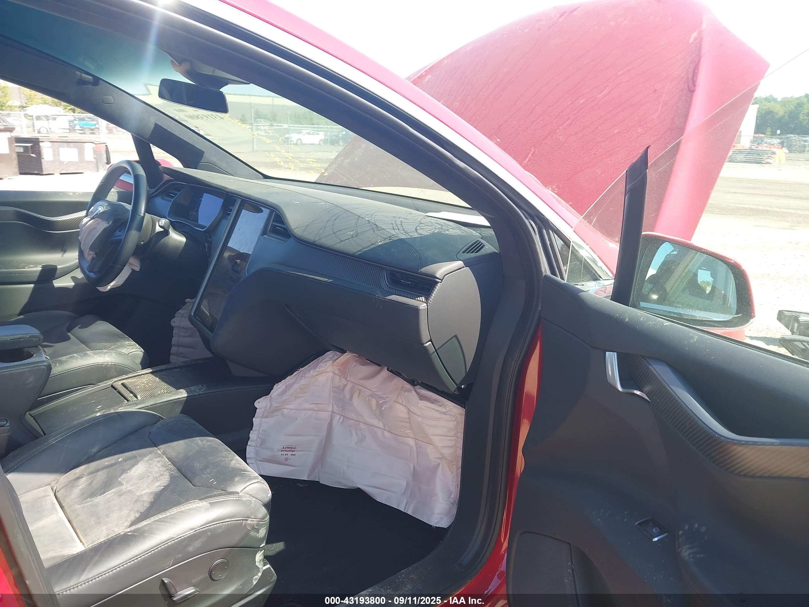 TESLA MODEL image 5