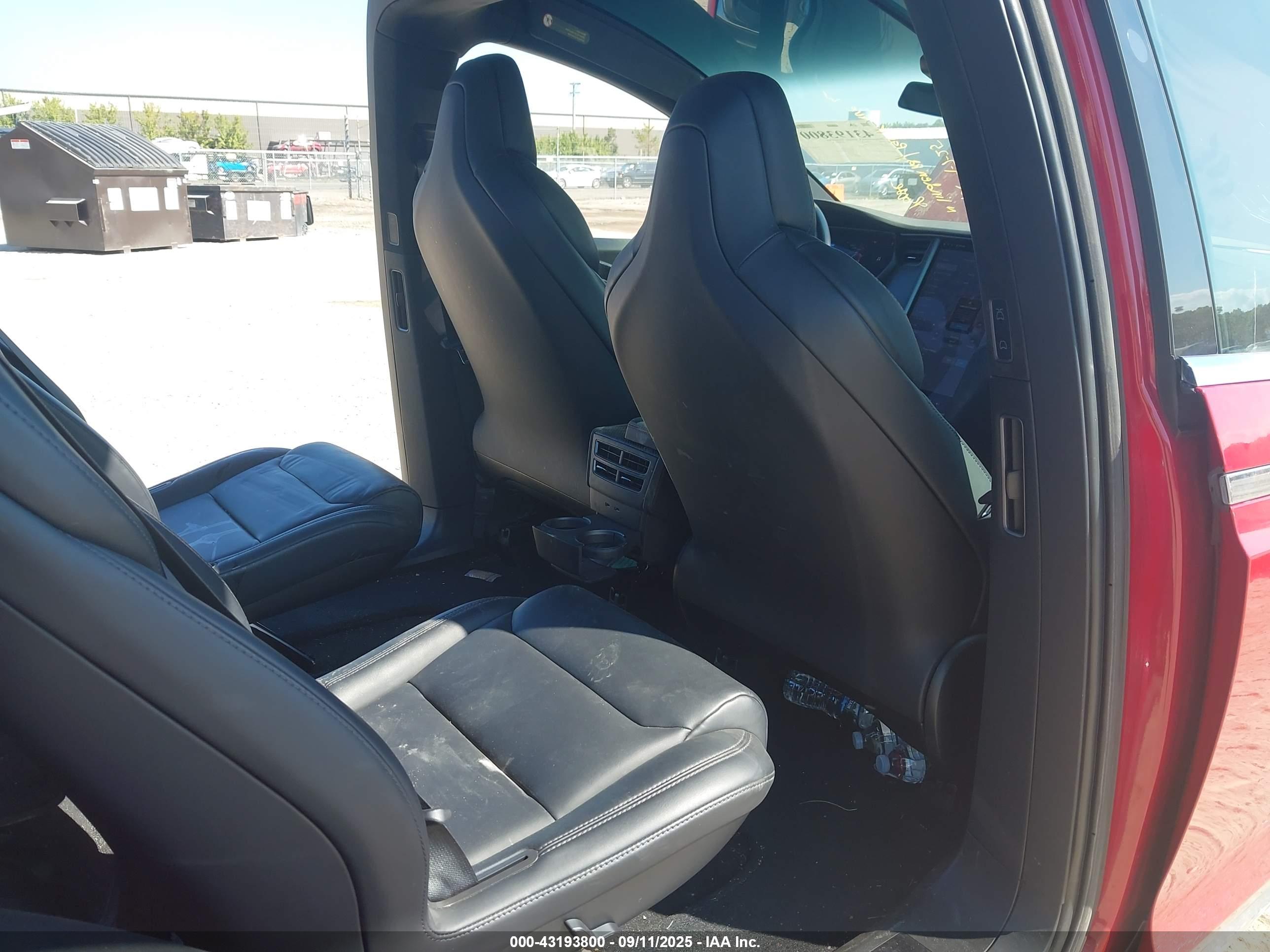 TESLA MODEL image 8