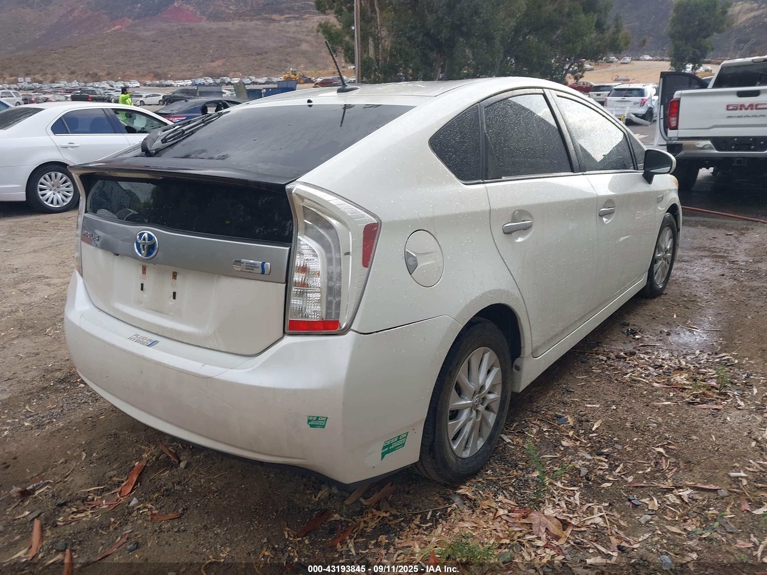 TOYOTA PRIUS image 4
