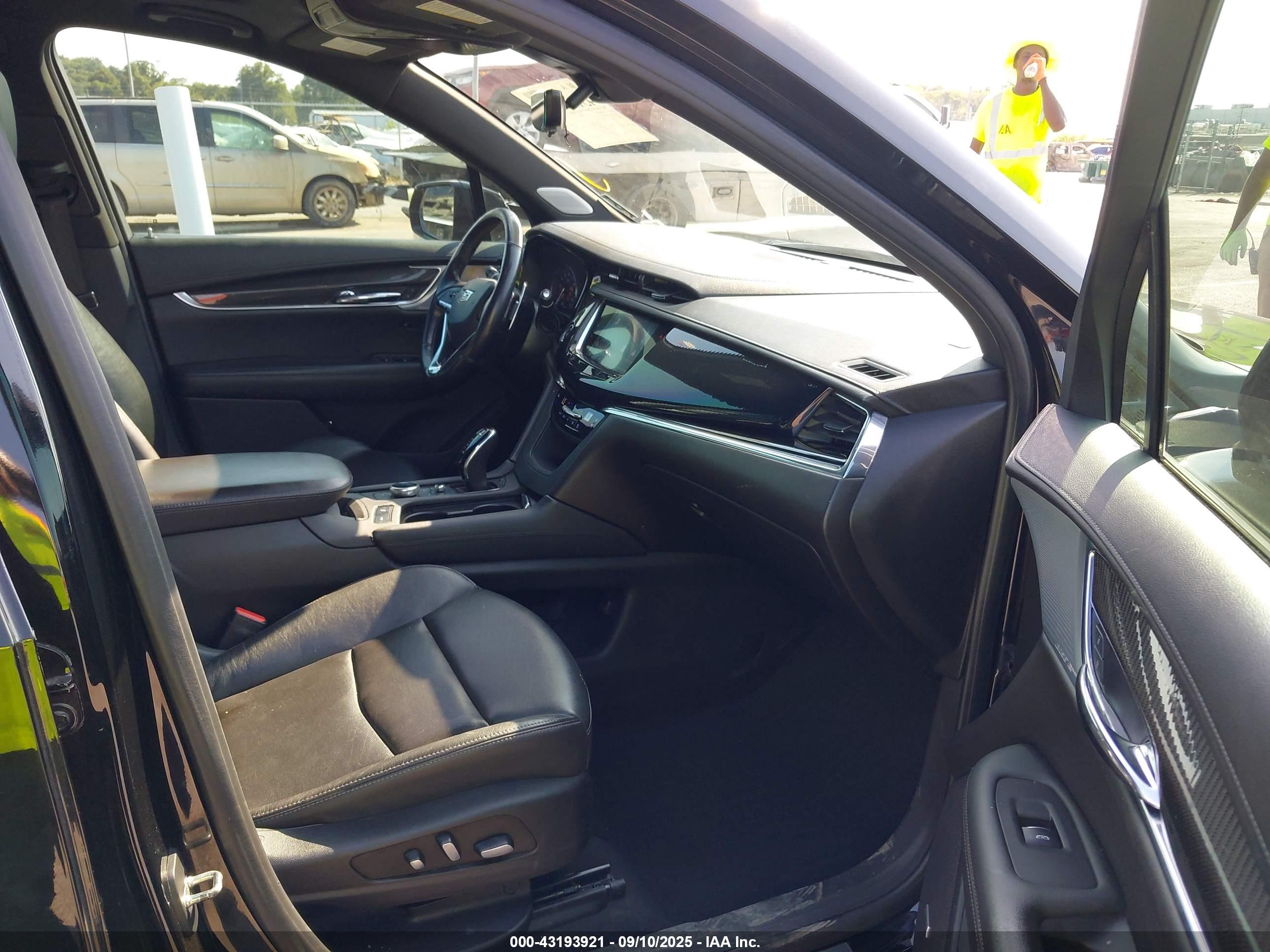 CADILLAC XT6 image 5