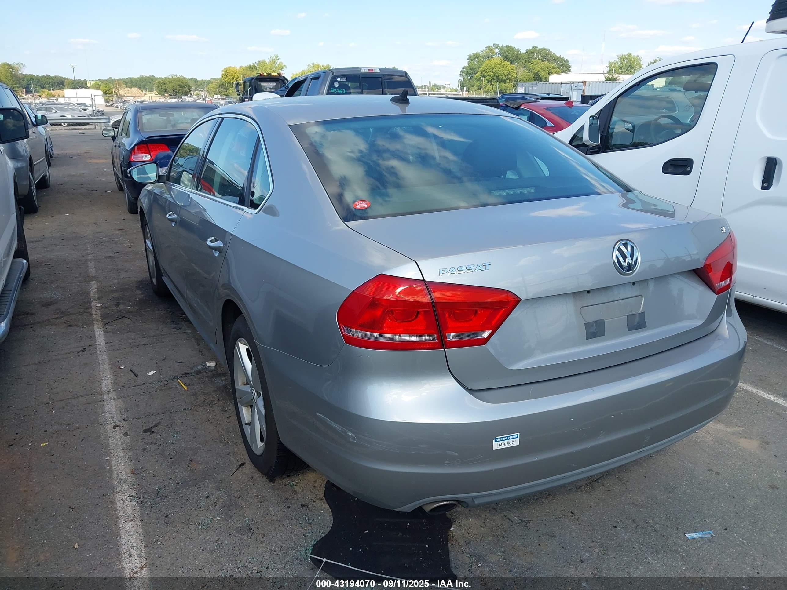 VOLKSWAGEN PASSAT image 3