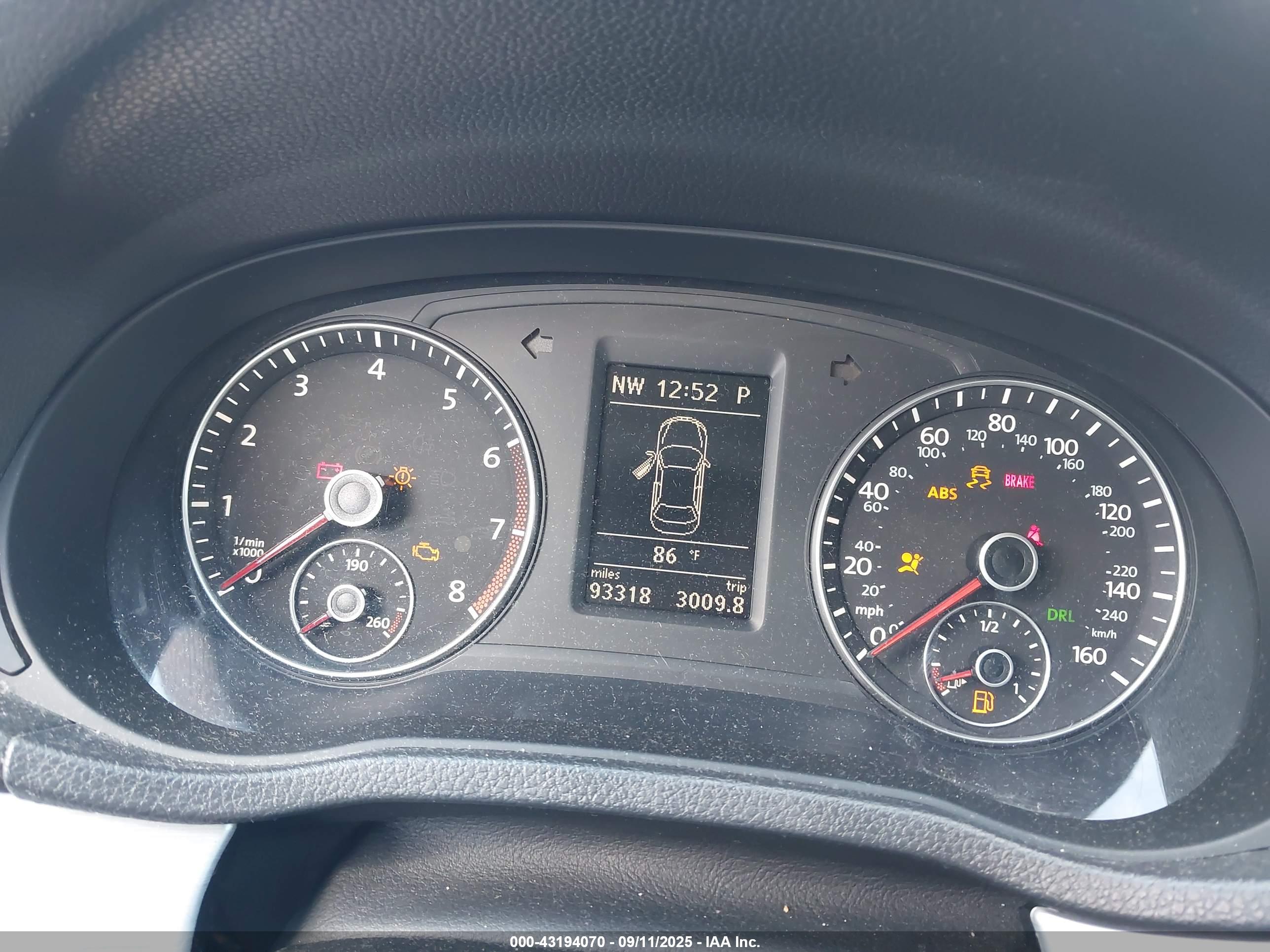 VOLKSWAGEN PASSAT image 7