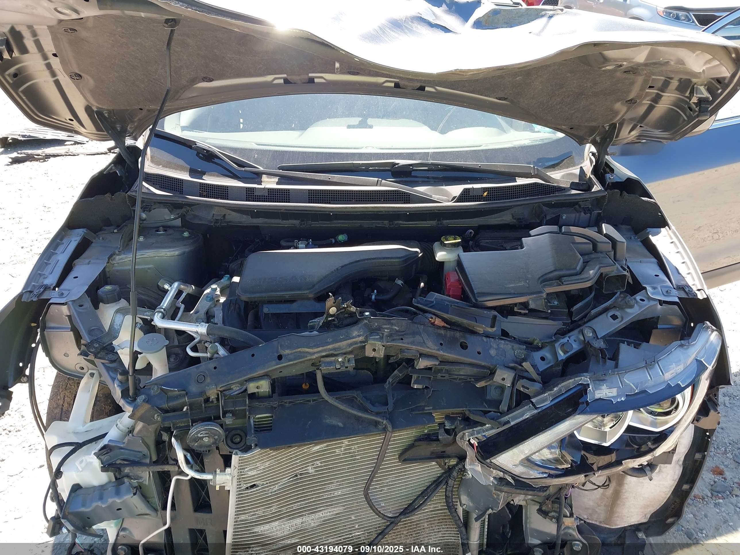 NISSAN ROGUE image 10