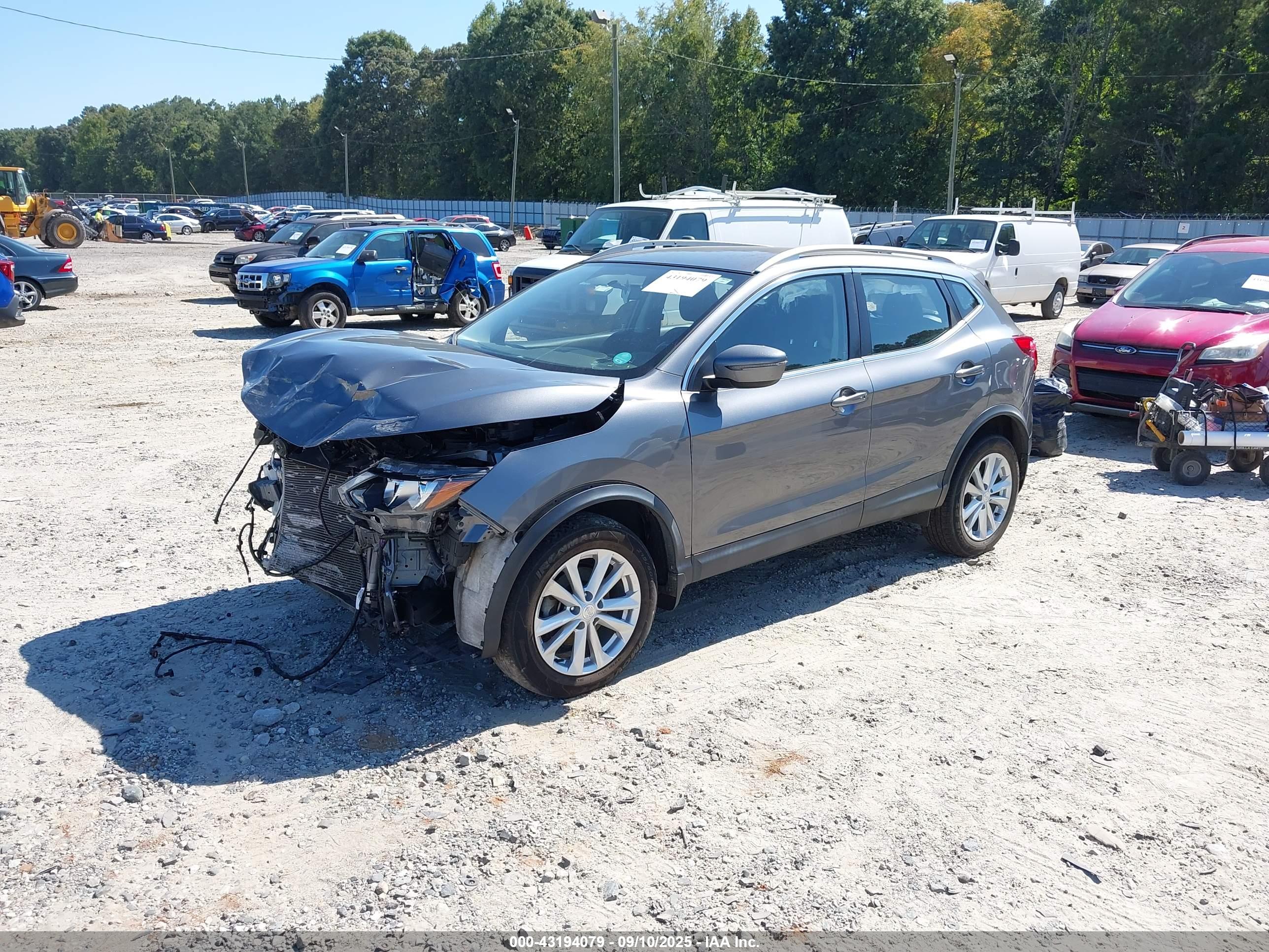 NISSAN ROGUE image 2