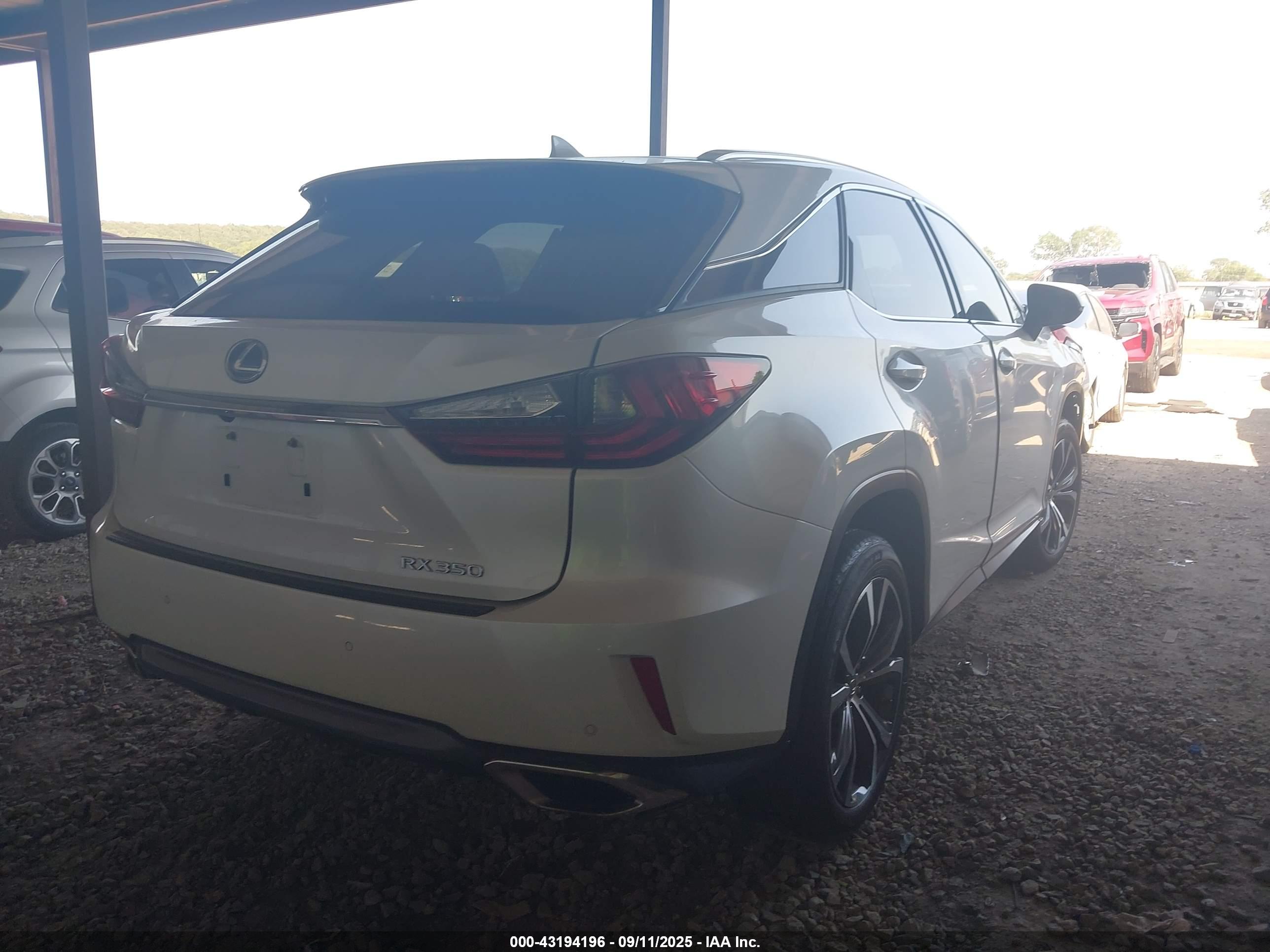 LEXUS RX image 4