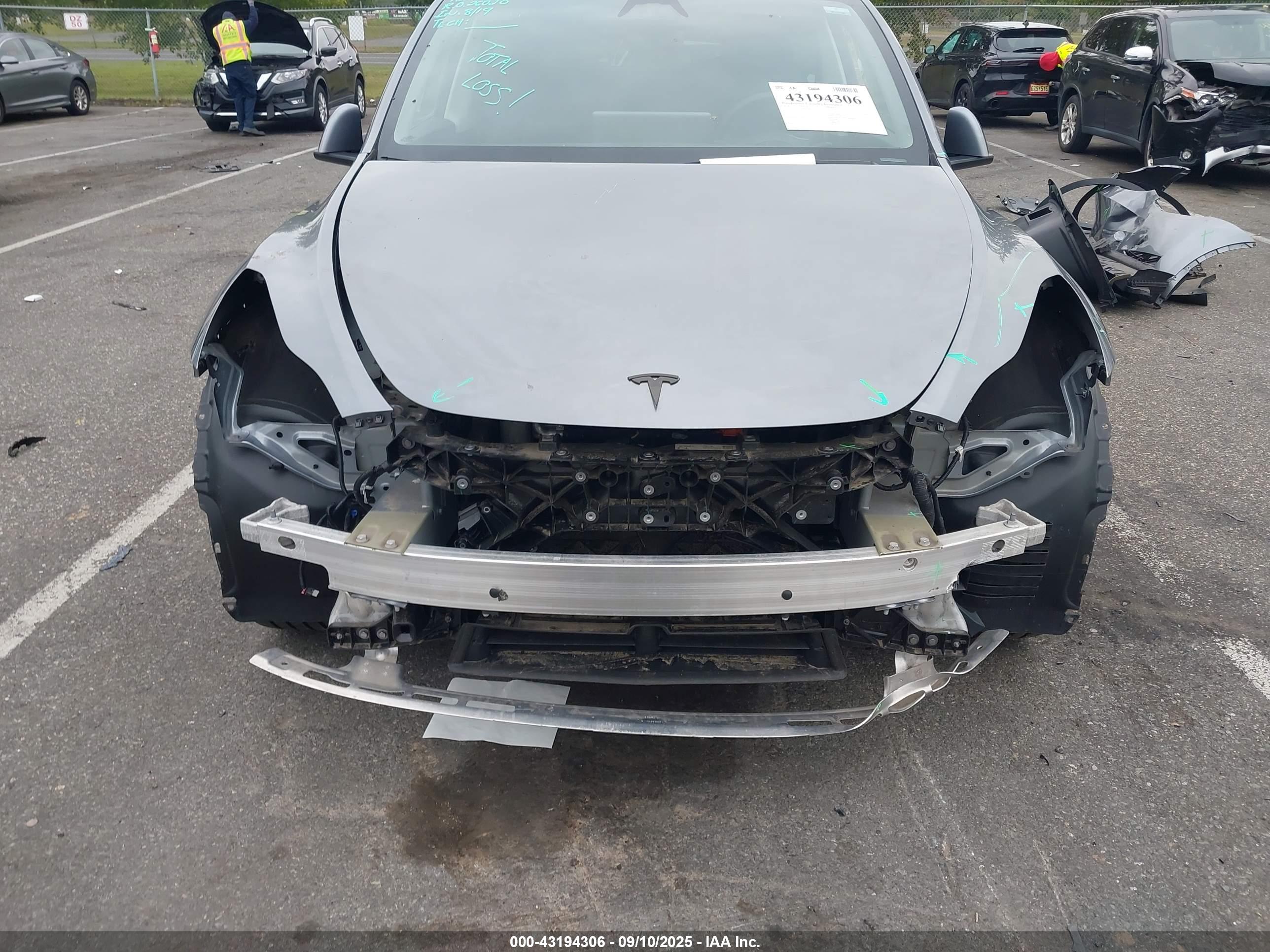 TESLA MODEL image 6