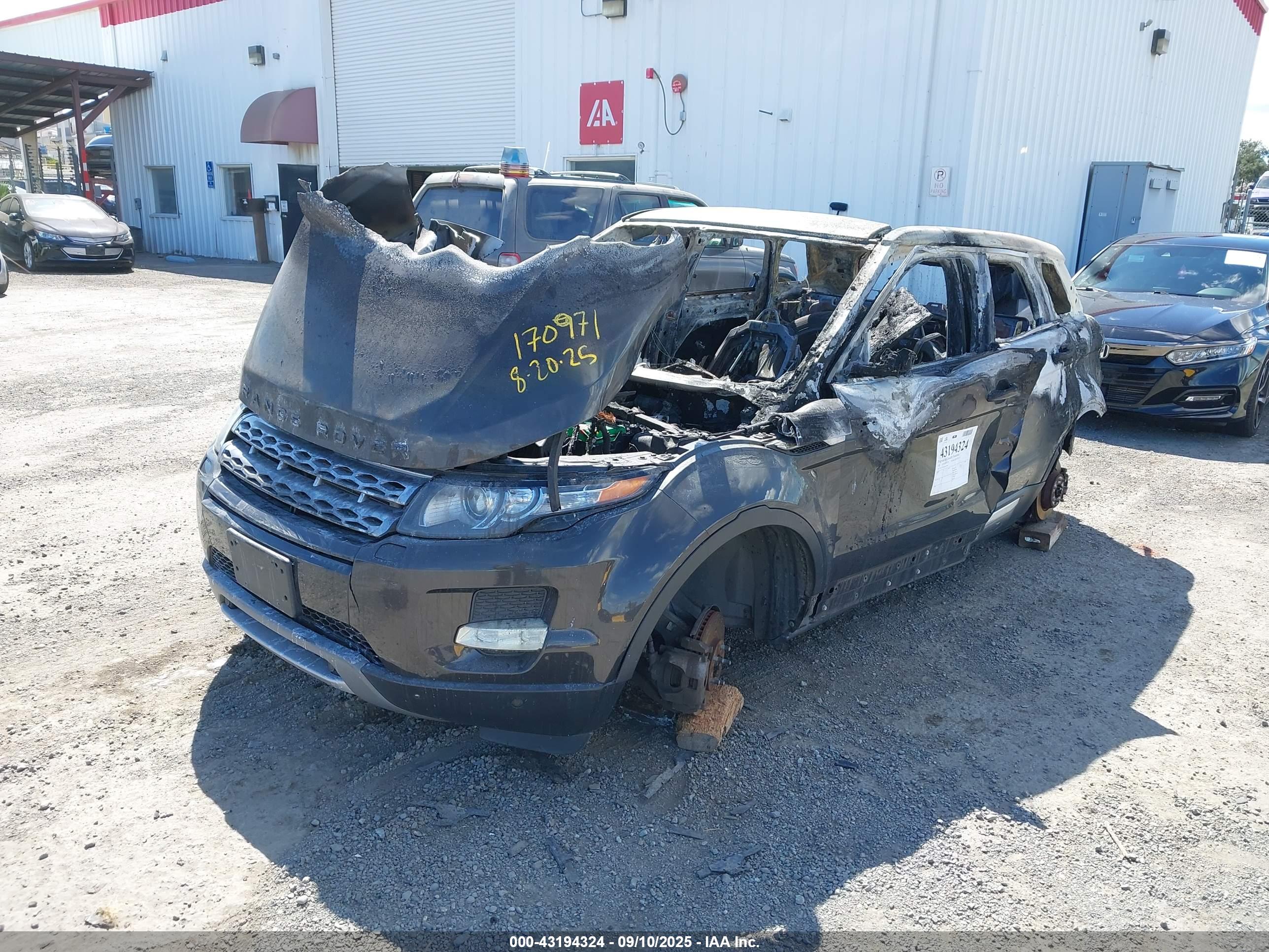 LAND ROVER image 2