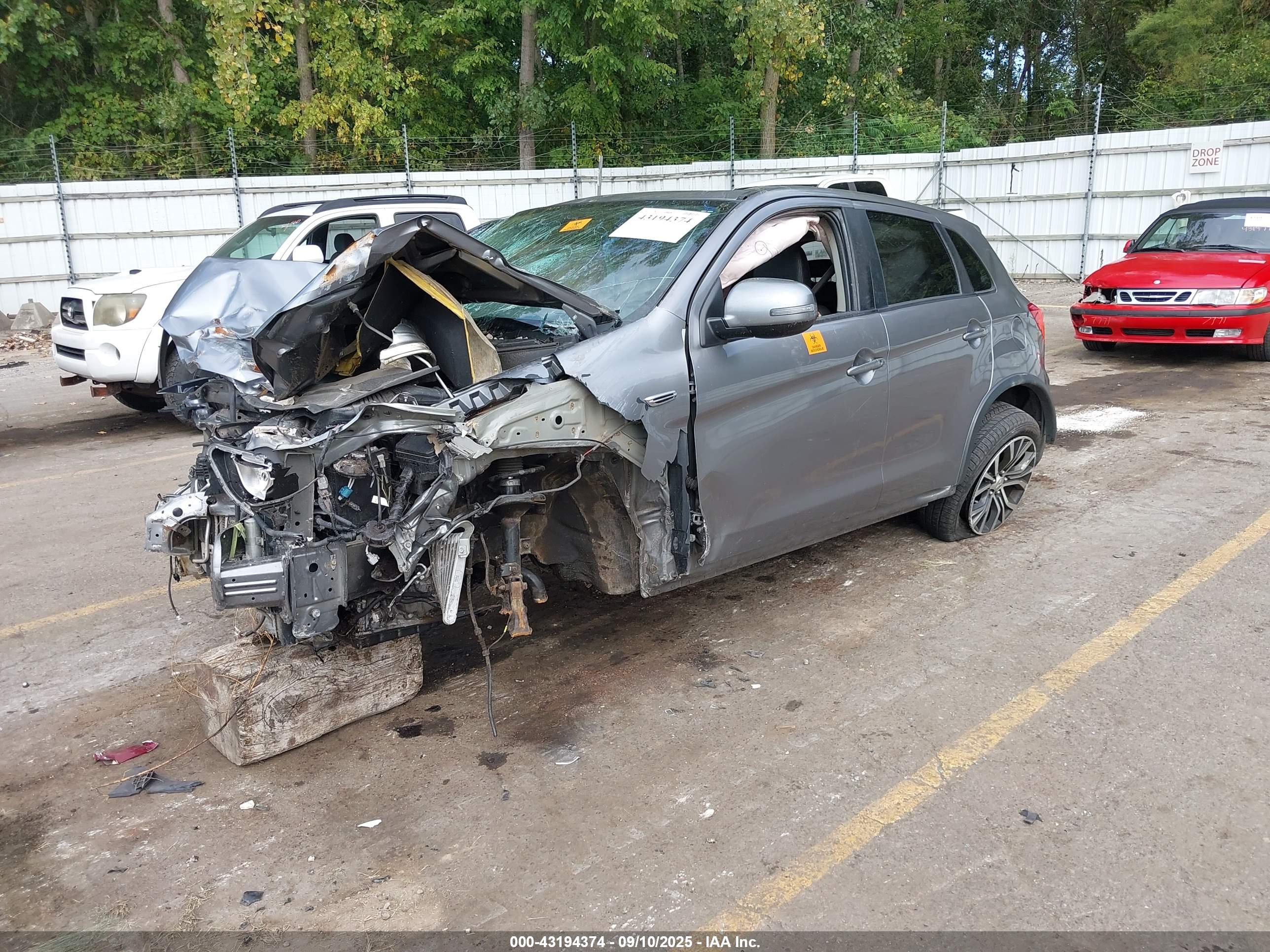 MITSUBISHI OUTLANDER image 2