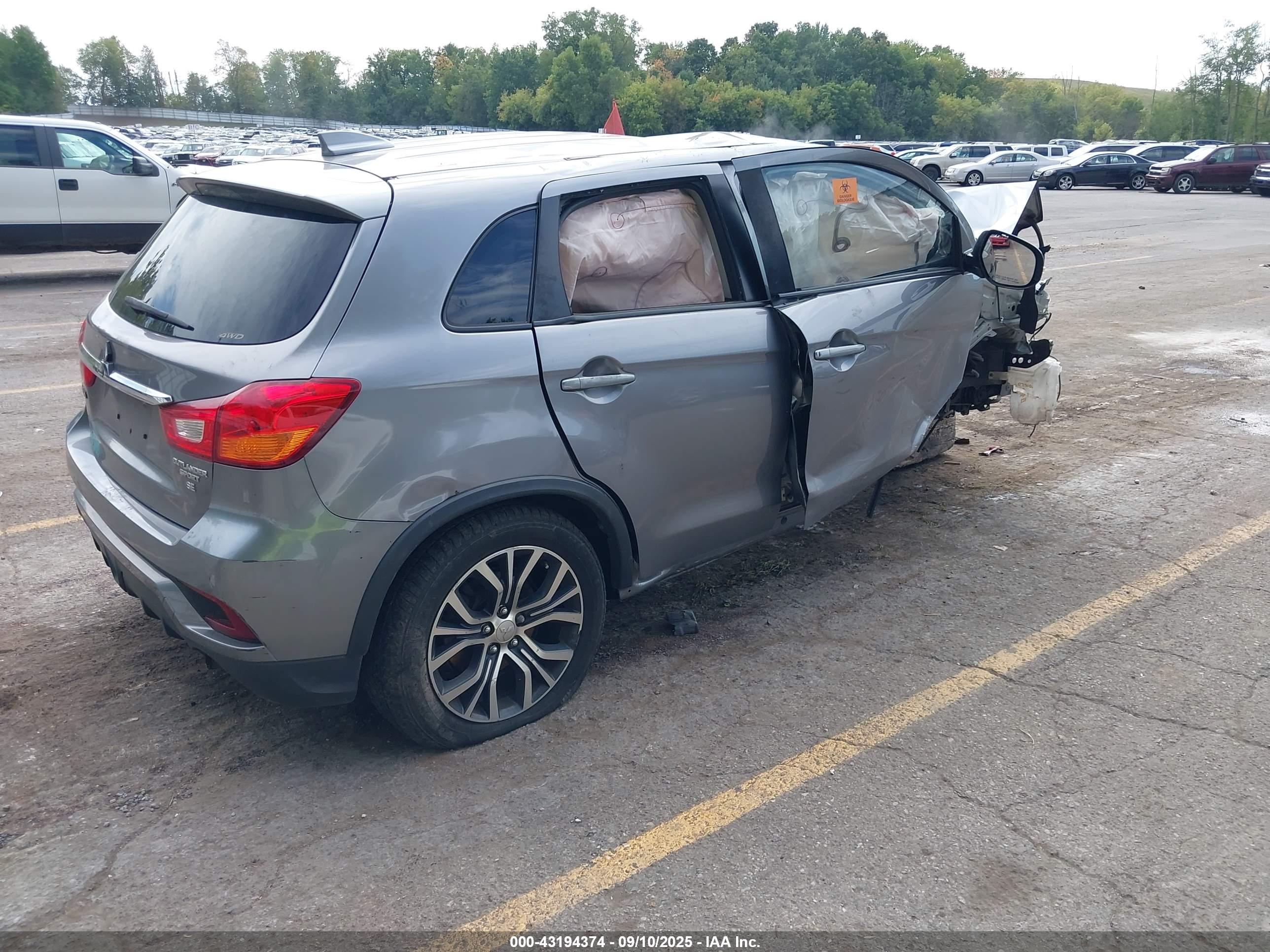 MITSUBISHI OUTLANDER image 4