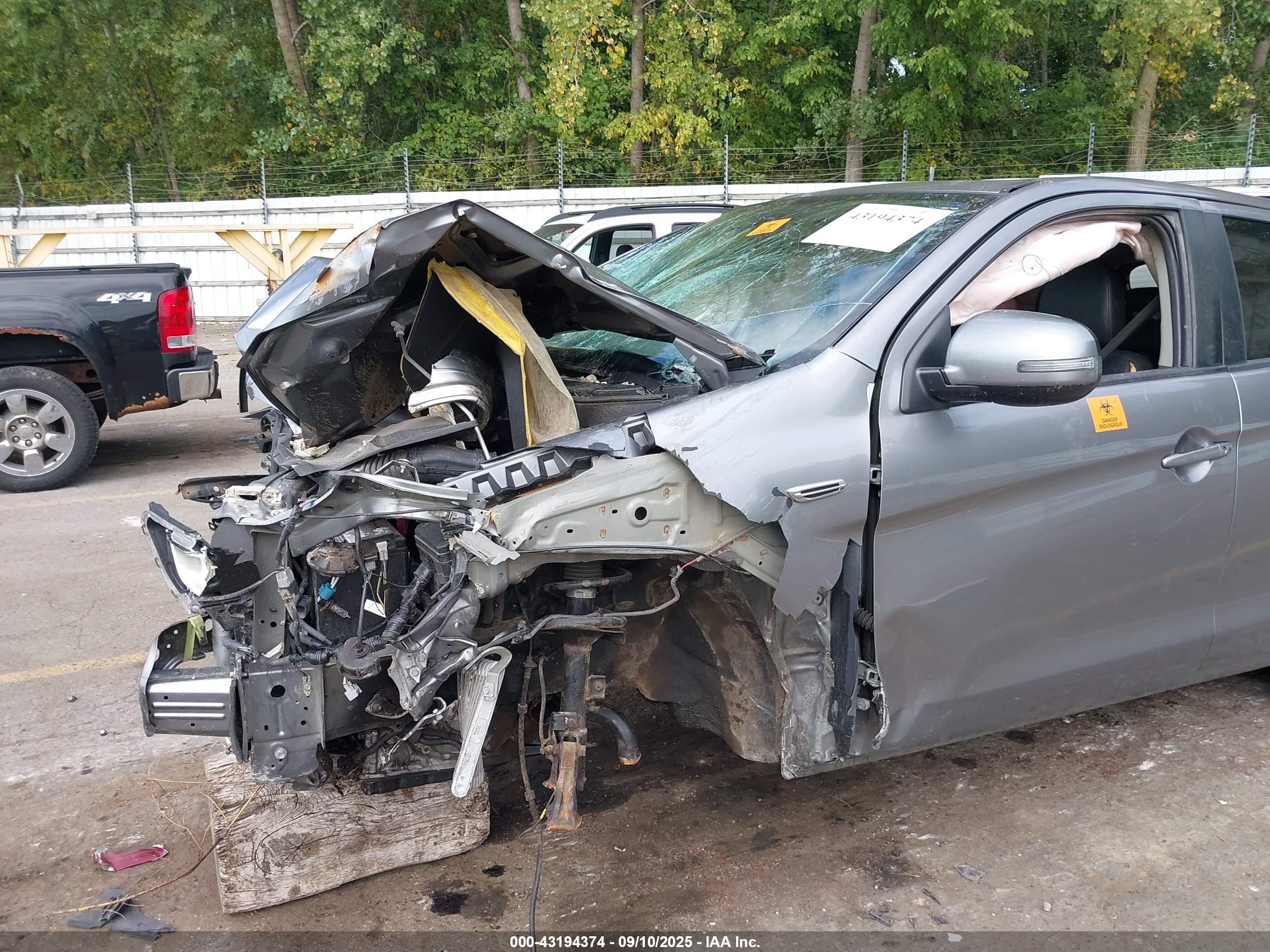 MITSUBISHI OUTLANDER image 6