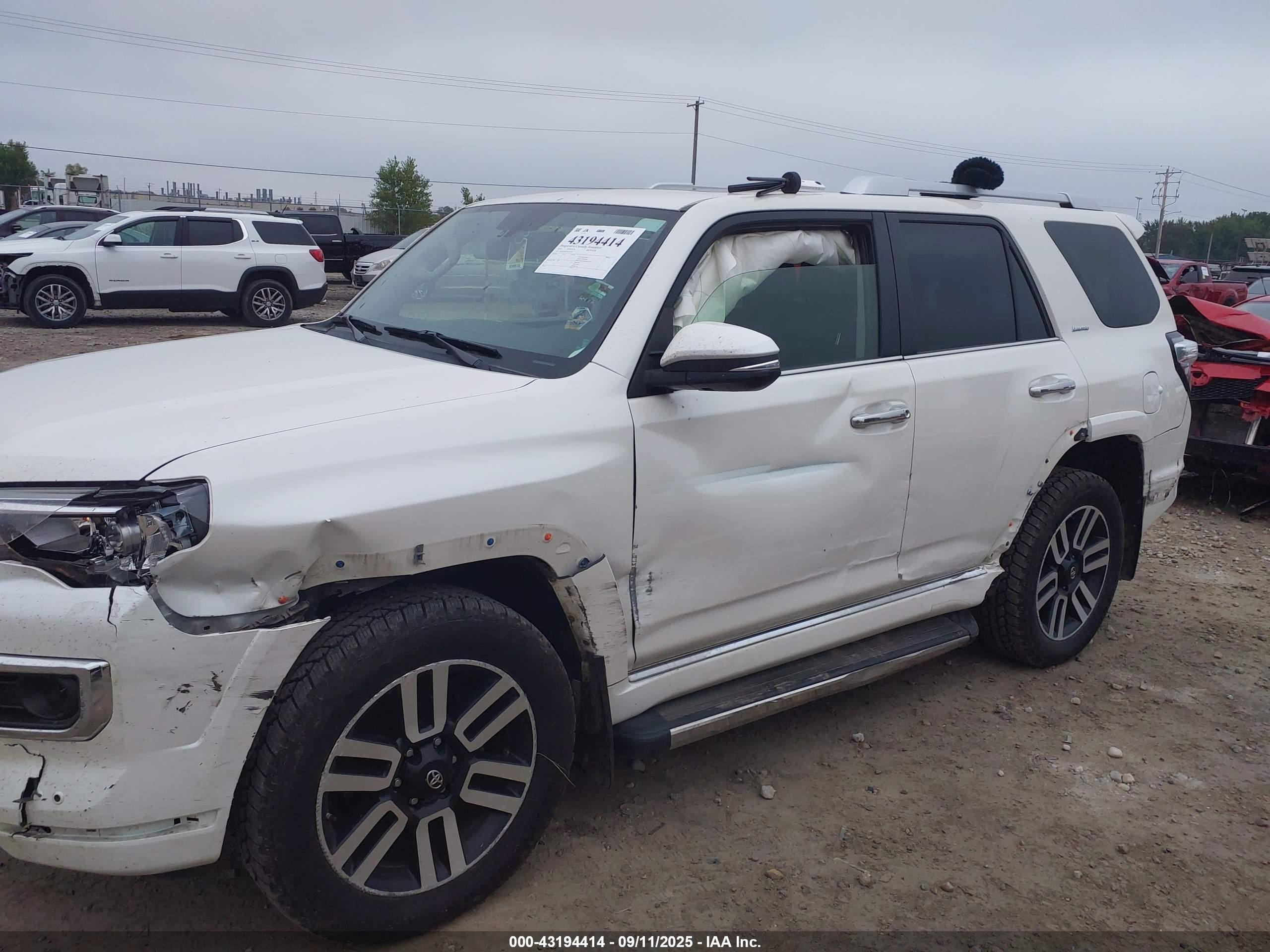 TOYOTA 4RUNNER image 6