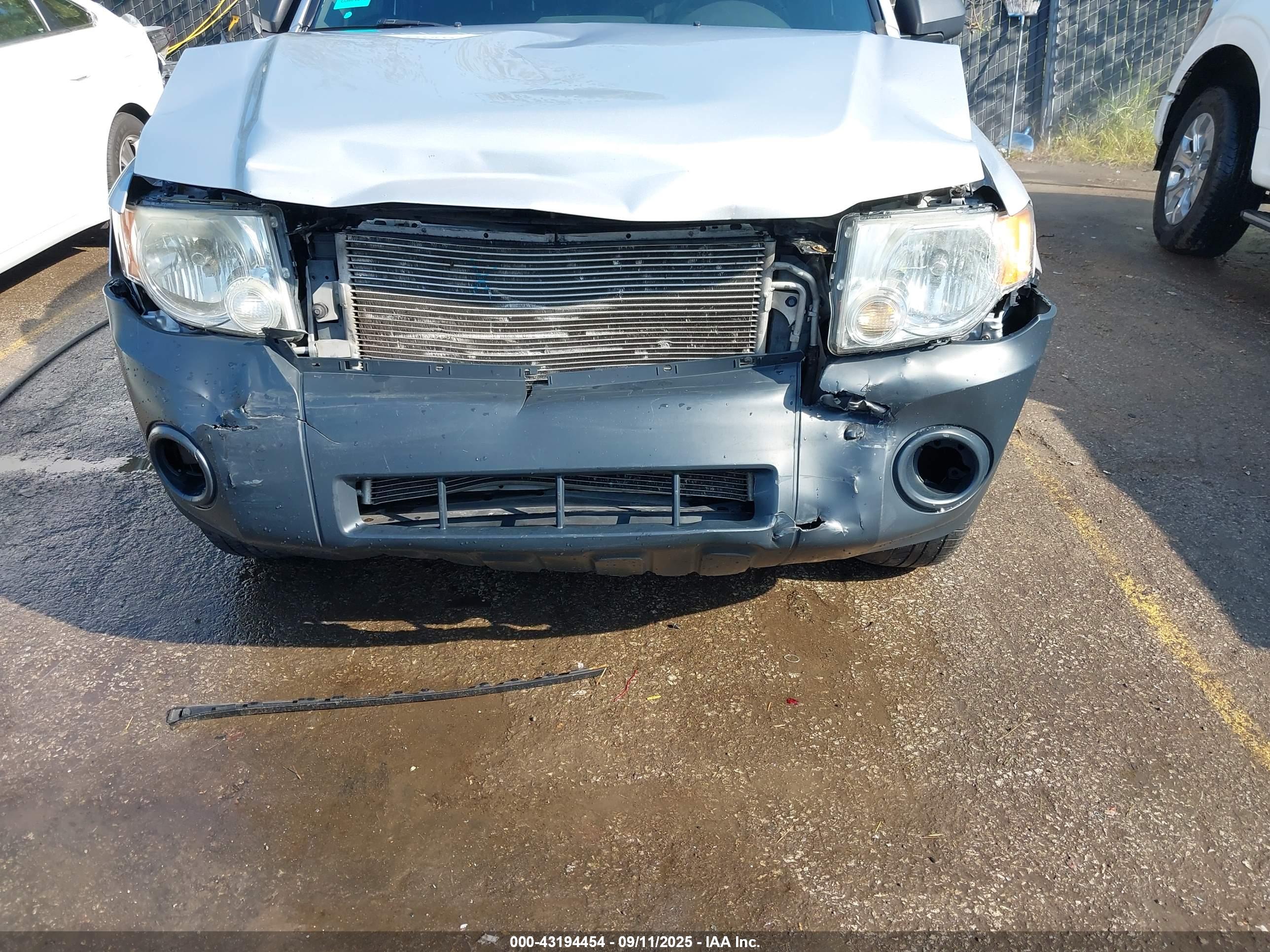 FORD ESCAPE image 6