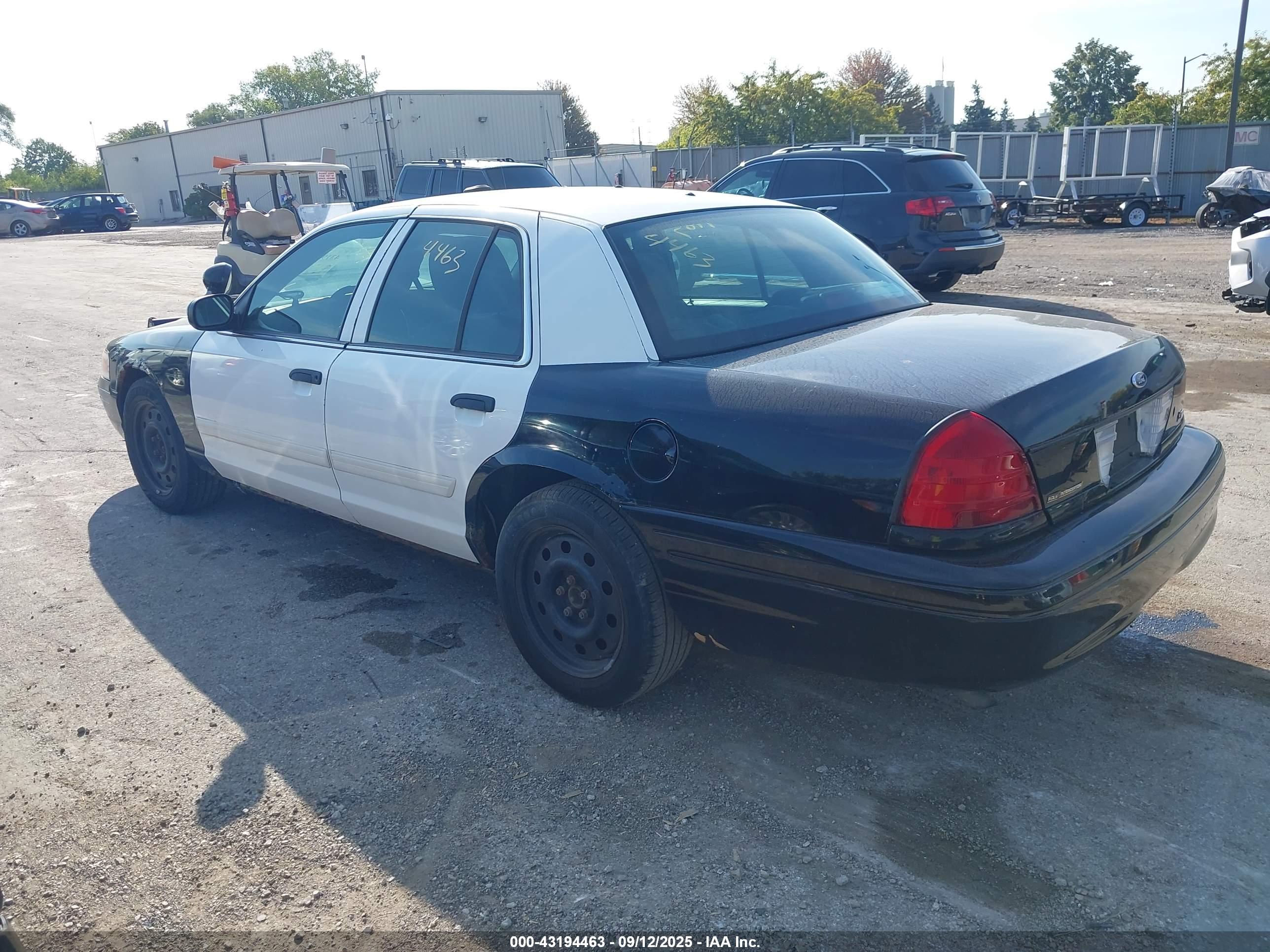 FORD CROWN image 3