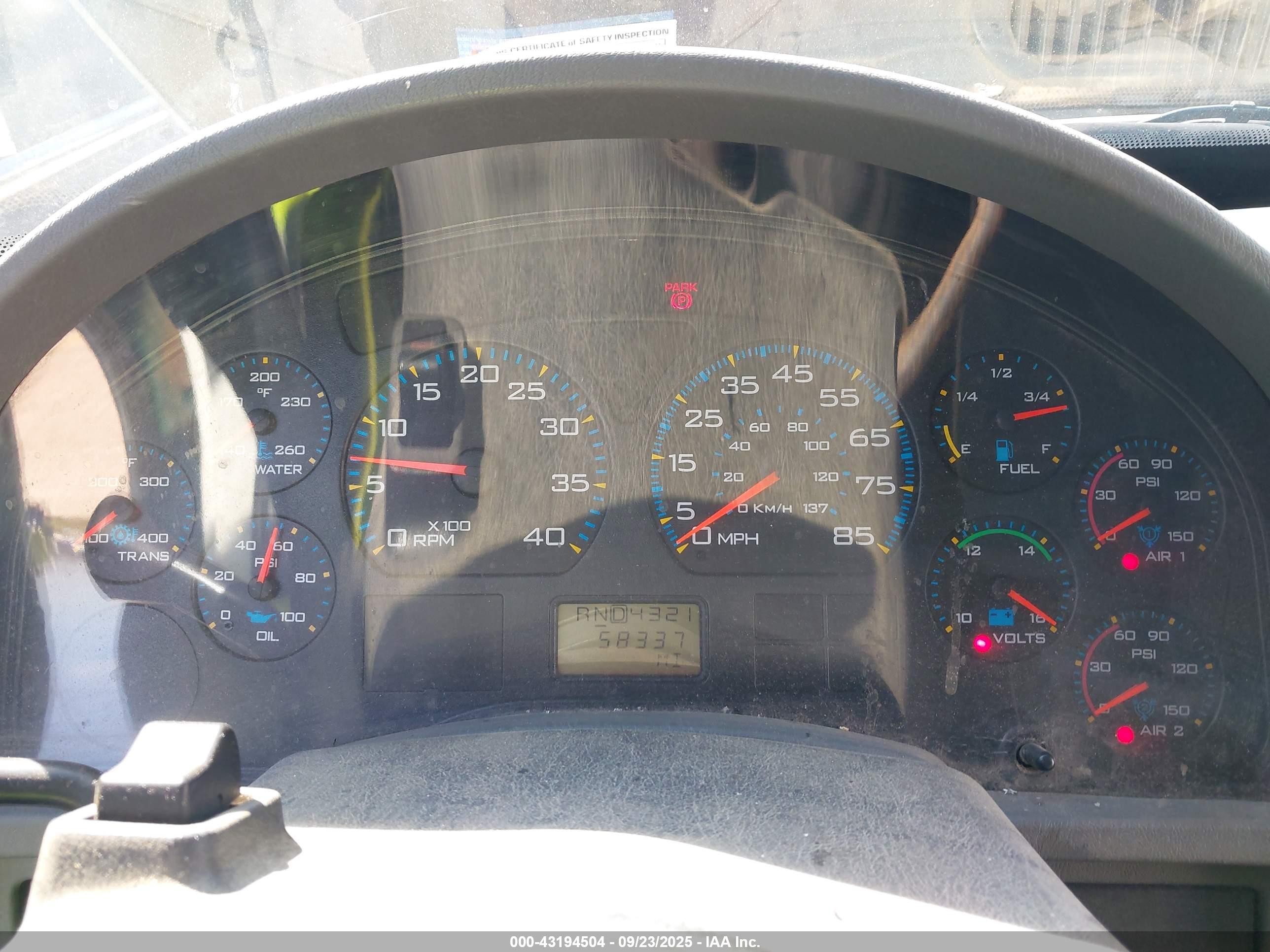 INTERNATIONAL 7000 image 6