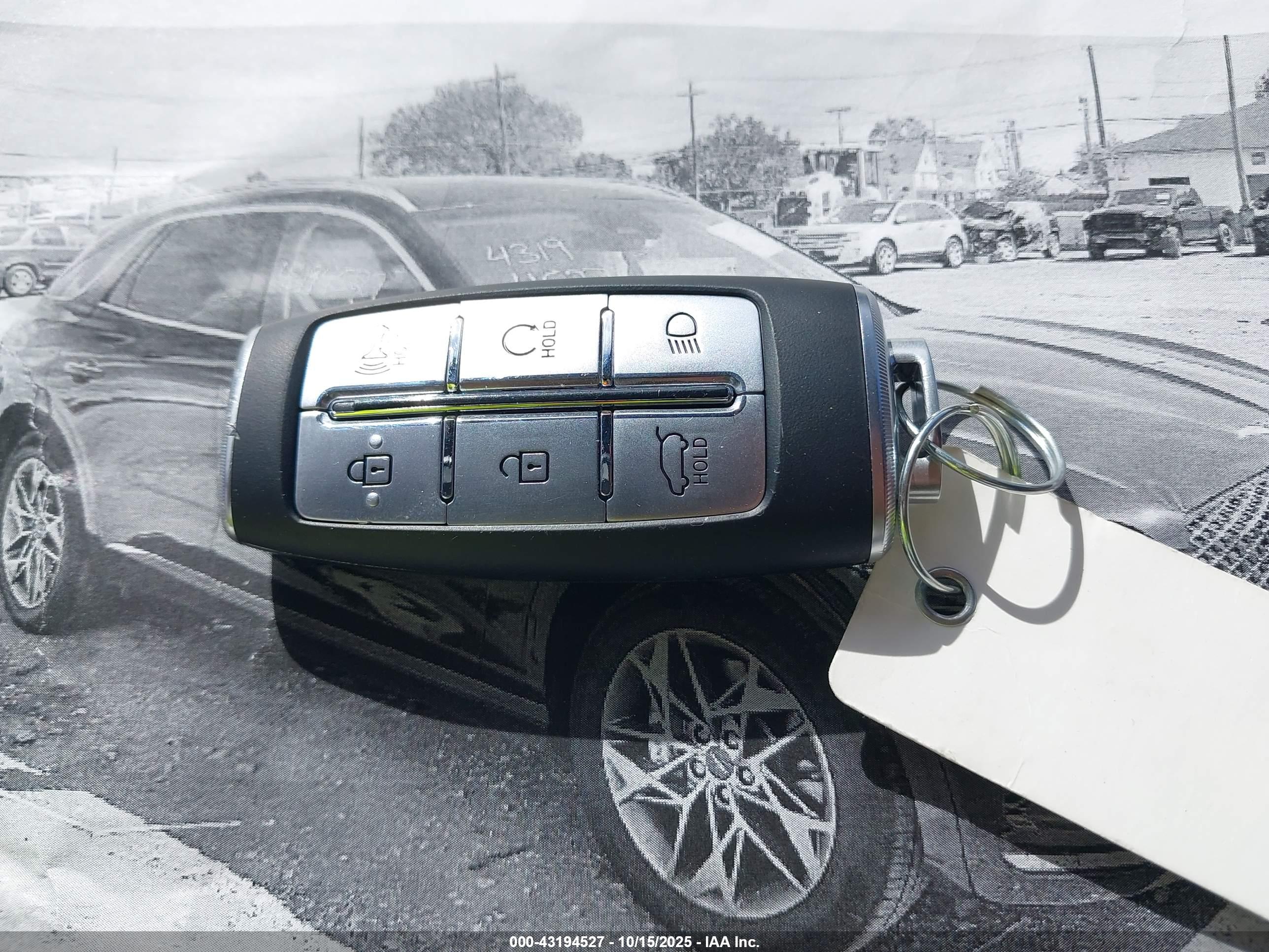 GENESIS GV70 image 11